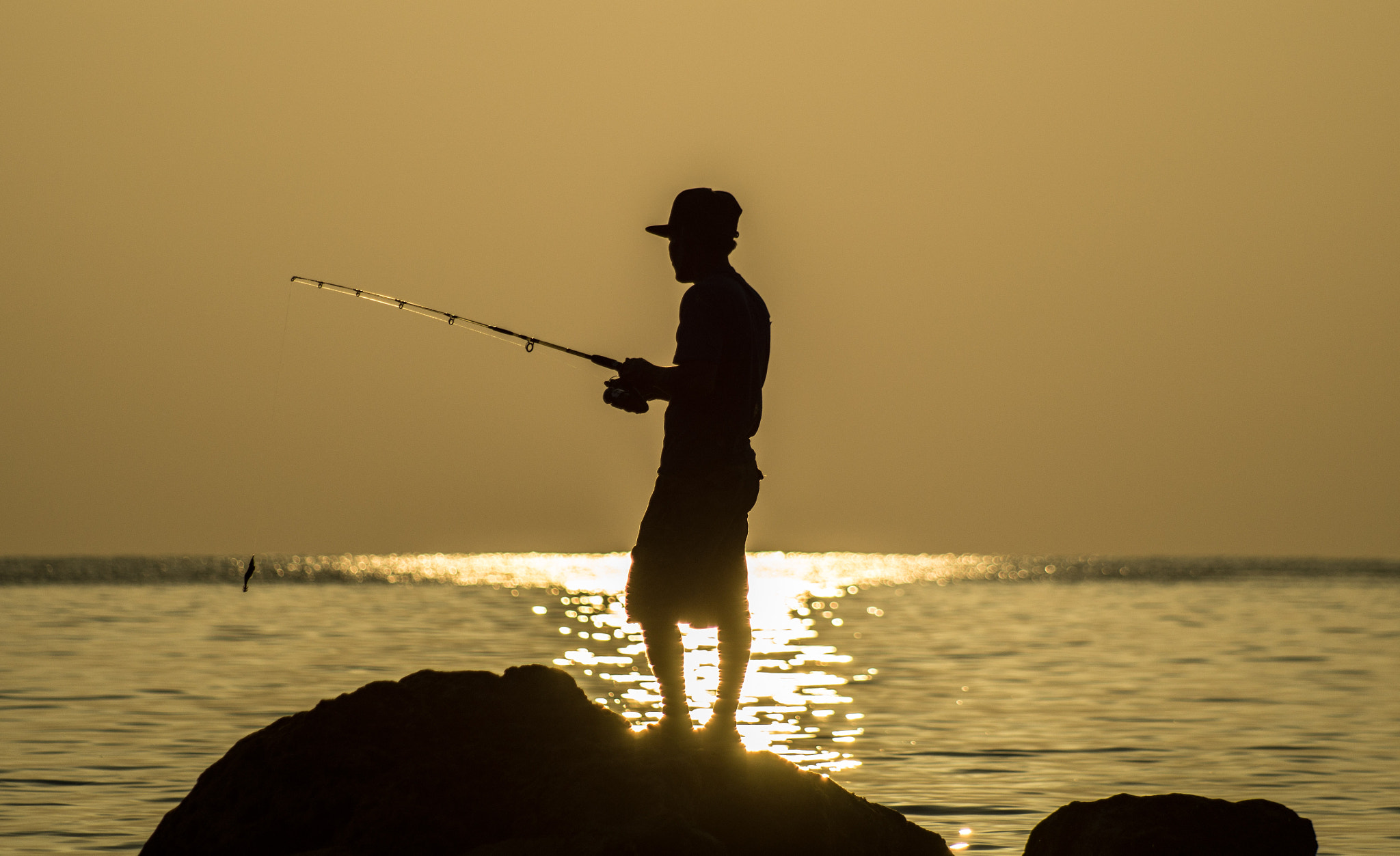 Minolta AF 100-400mm F4.5-6.7 APO sample photo. Fisherman at the sundown! photography