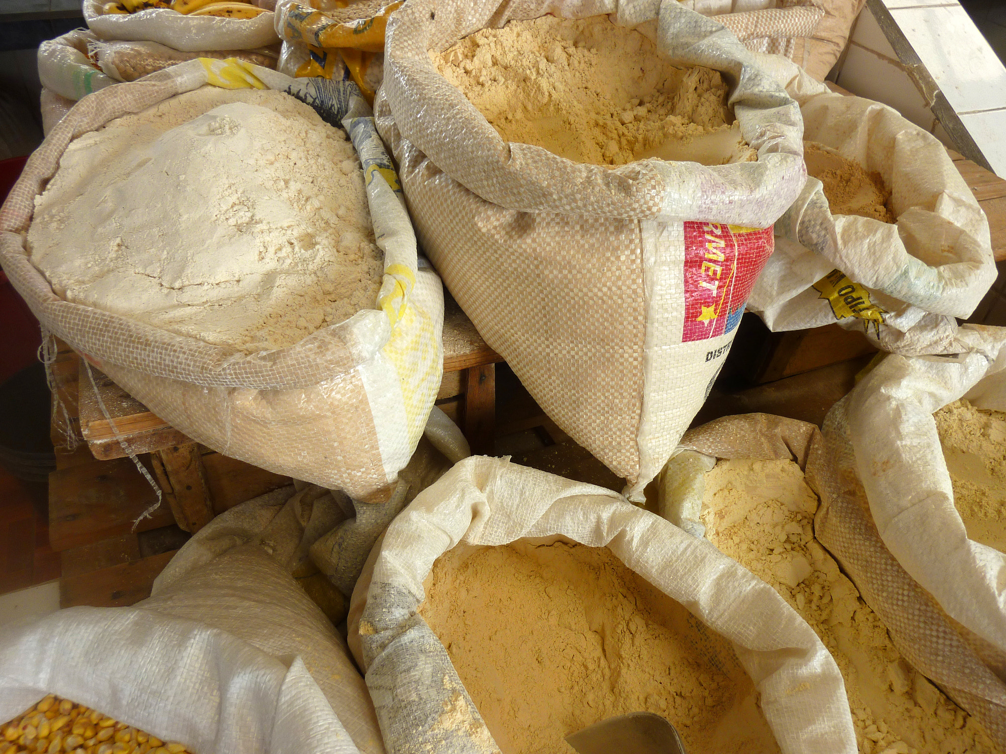 Panasonic DMC-ZR1 sample photo. Bread flour photography