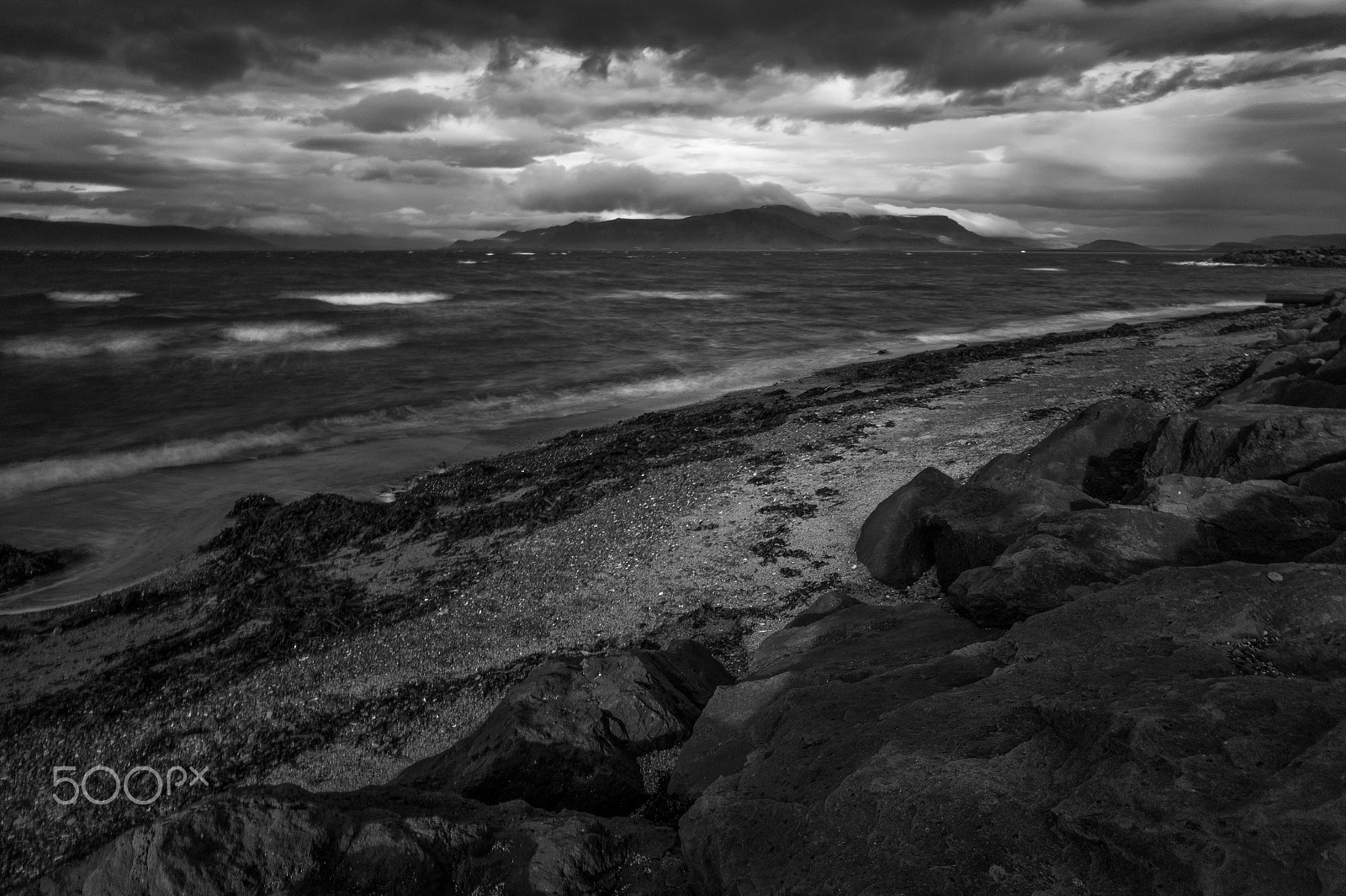 Elmarit-M 21mm f/2.8 sample photo. Dark clouds closing in photography