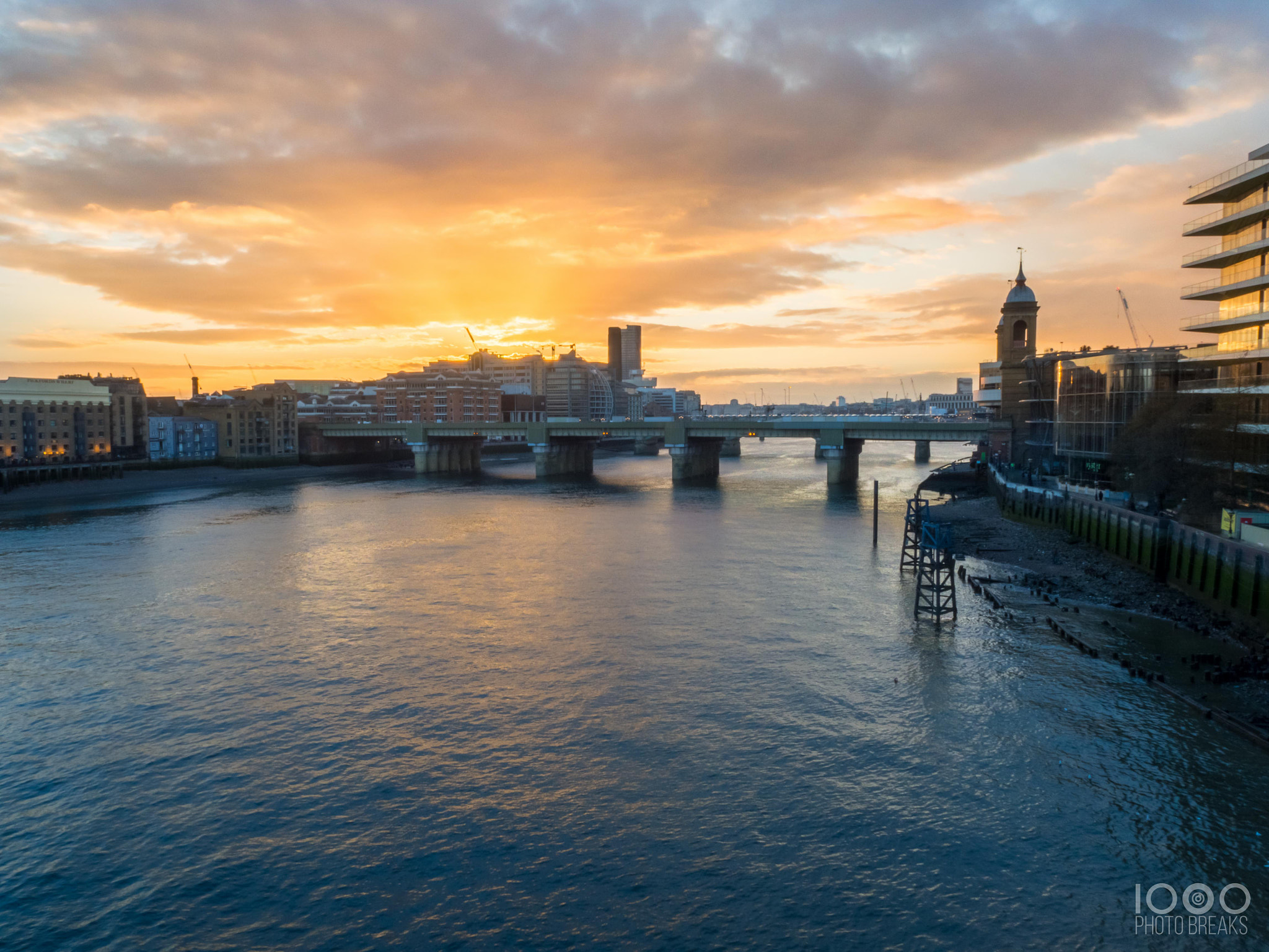 Olympus OM-D E-M10 II + OLYMPUS M.12mm F2.0 sample photo. Cloudy mood in london photography