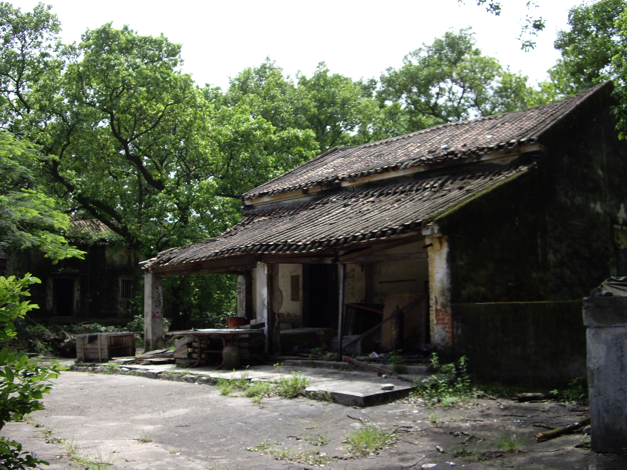 Pentax OPTIO A10 sample photo. Abandoned  photography