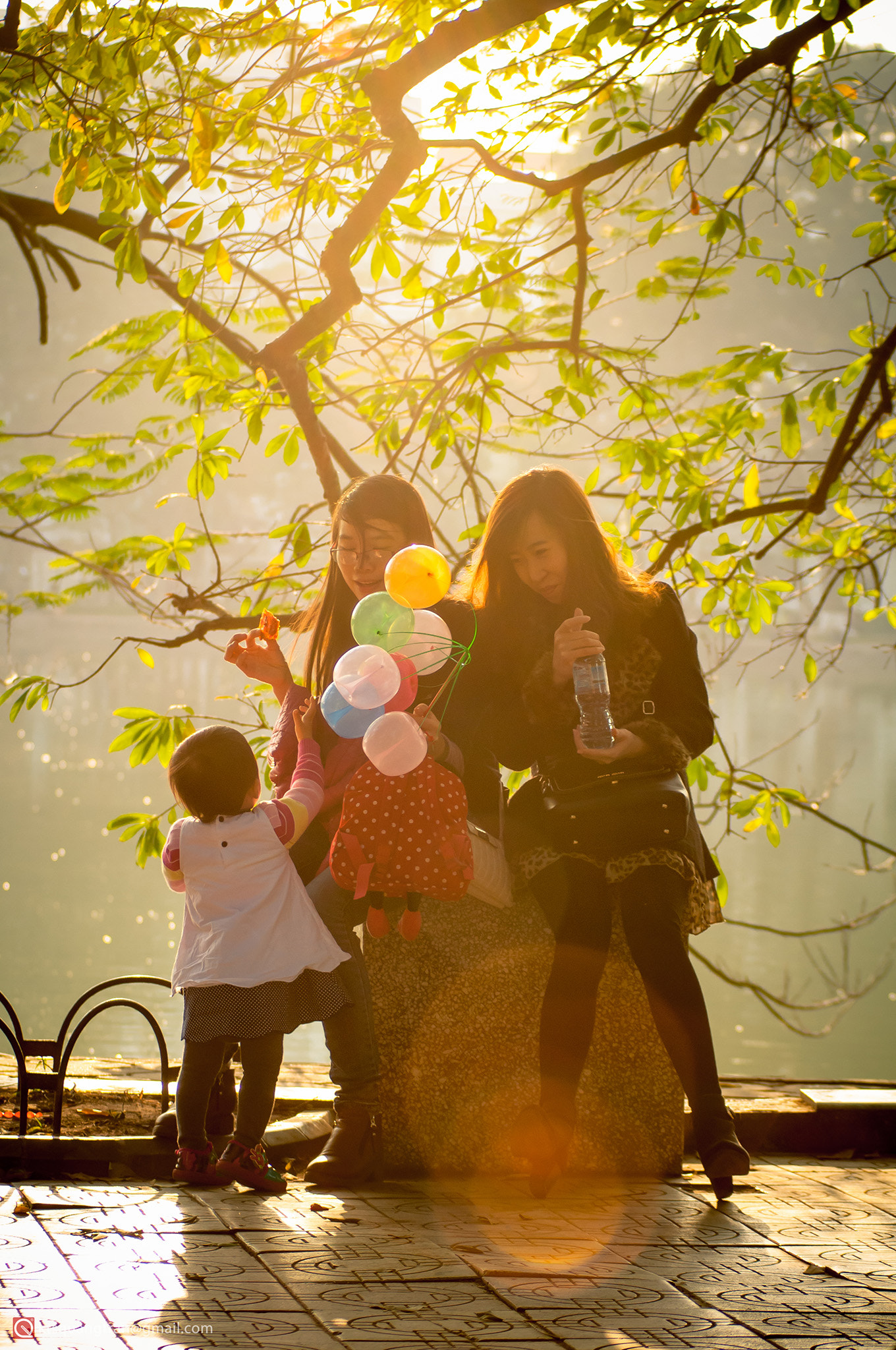 AF Zoom-Nikkor 80-200mm f/2.8 ED sample photo. Family photography