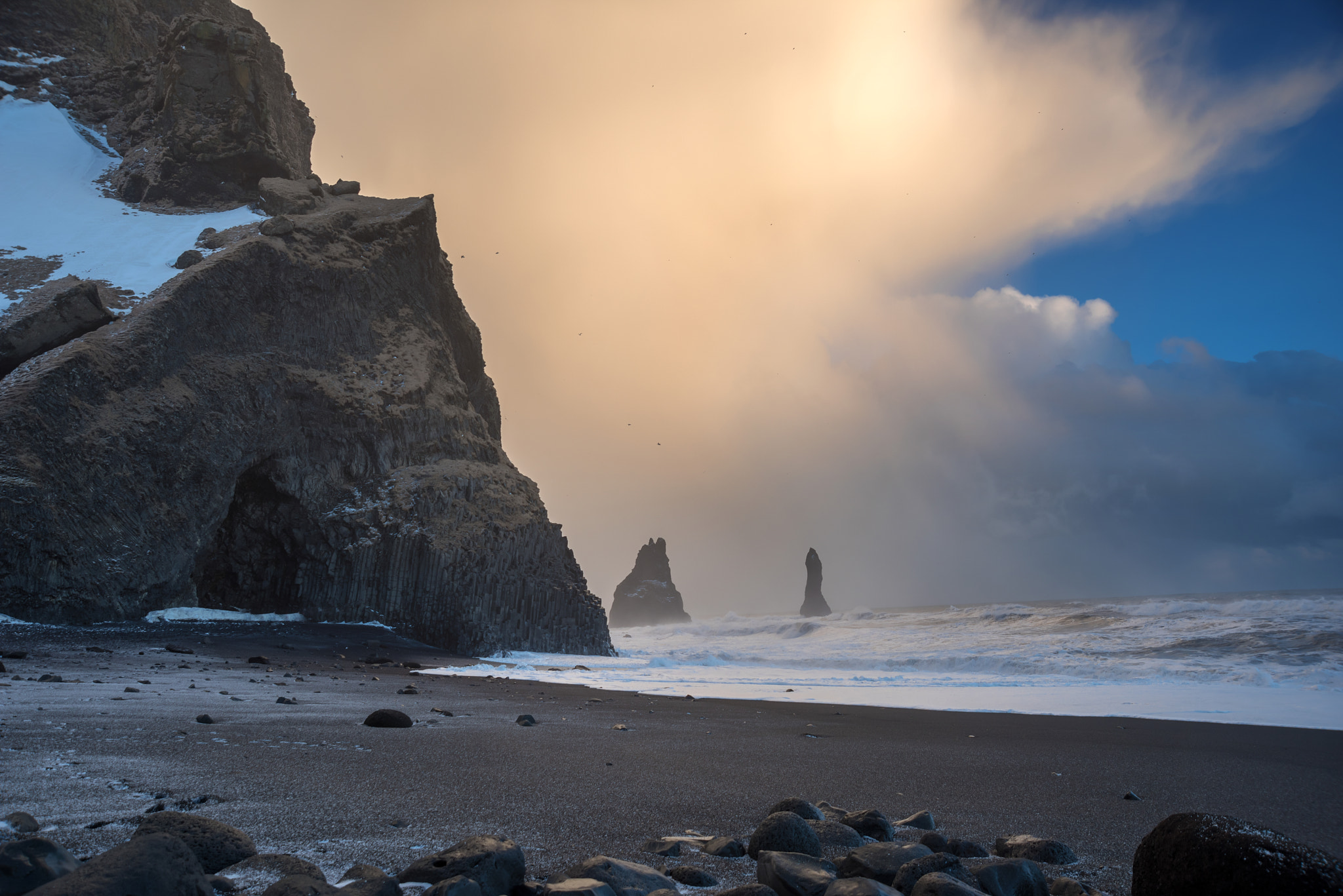Nikon AF Nikkor 24-85mm F2.8-4D IF sample photo. Black sand beach photography