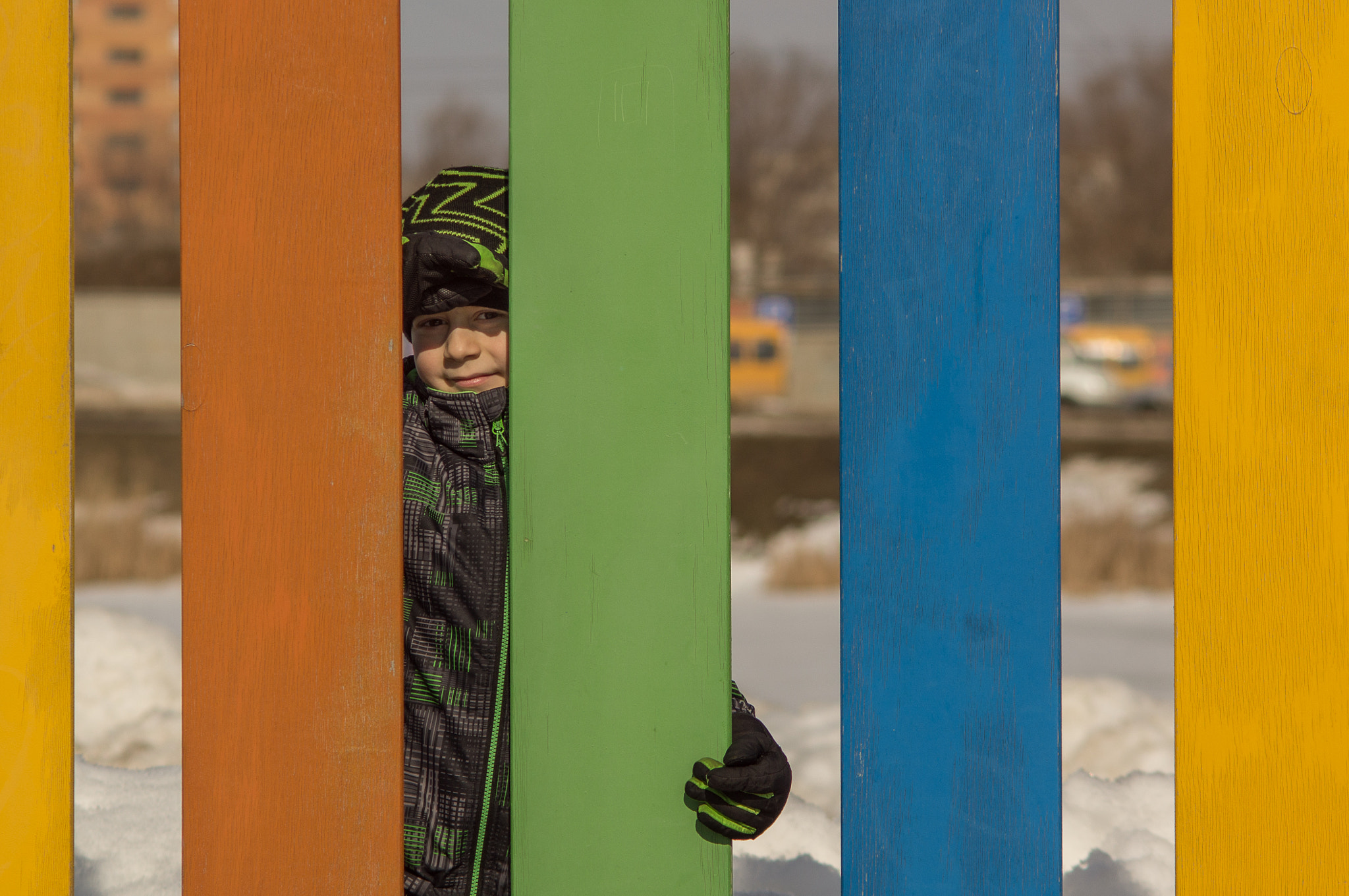 Sony SLT-A55 (SLT-A55V) + Minolta AF 70-210mm F4 Macro sample photo. Boy and colors photography