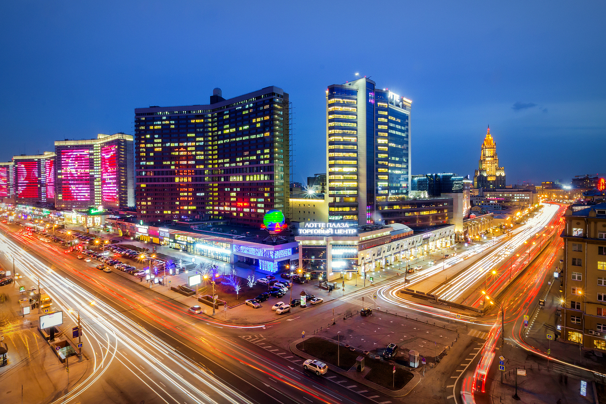 Sigma 10-20mm F3.5 EX DC HSM sample photo. New arbat street photography