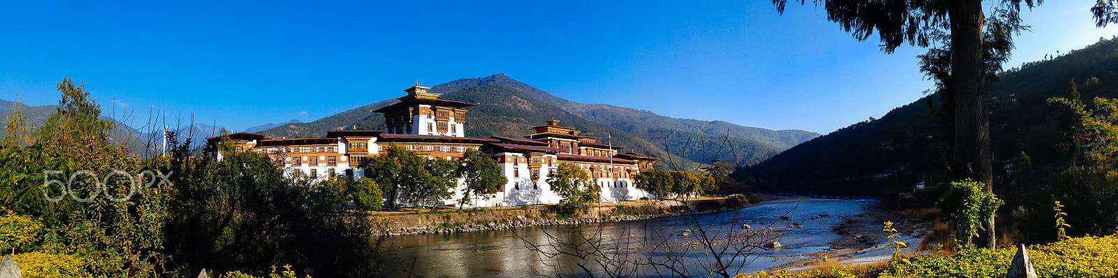 LG H818N sample photo. Pungtang dechen photrang dzong photography