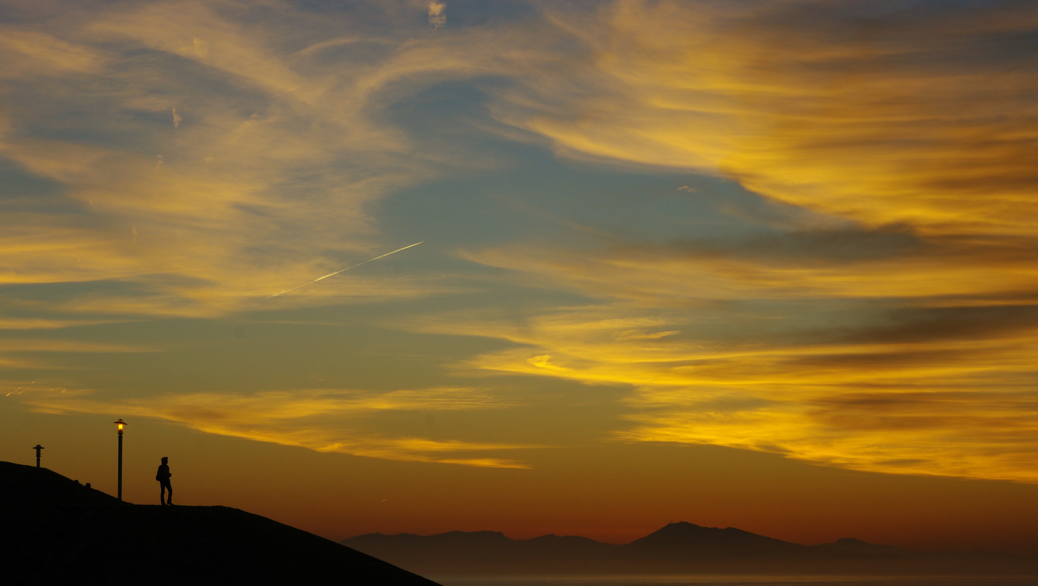 Samsung/Schneider D-XENON 18-55mm F3.5-5.6 sample photo. Cotton candy on fire photography