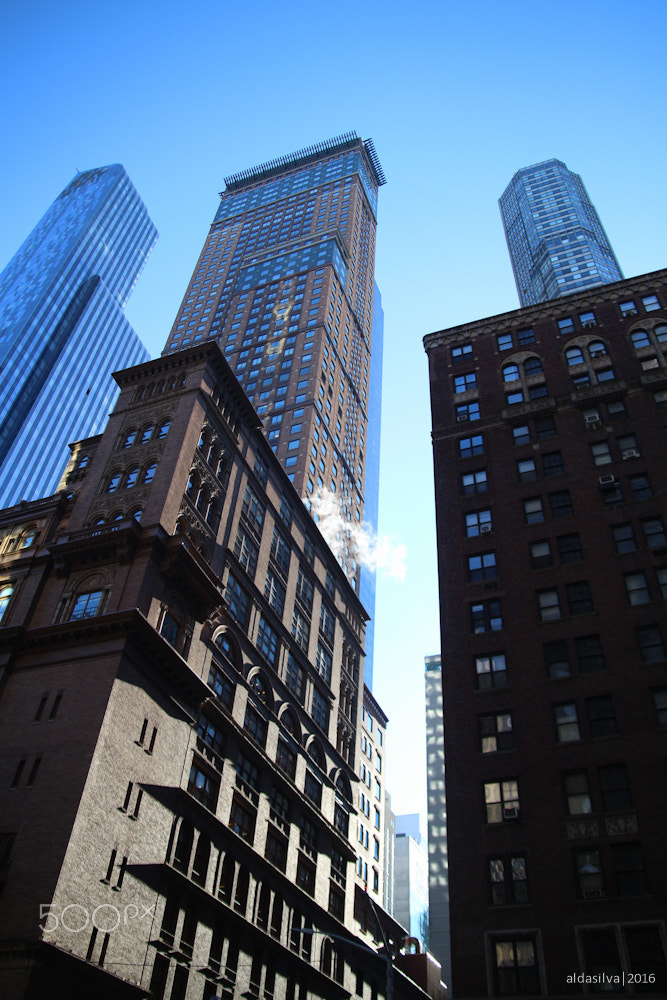 Sigma 17-70mm F2.8-4 DC Macro OS HSM sample photo. Manhattan photography
