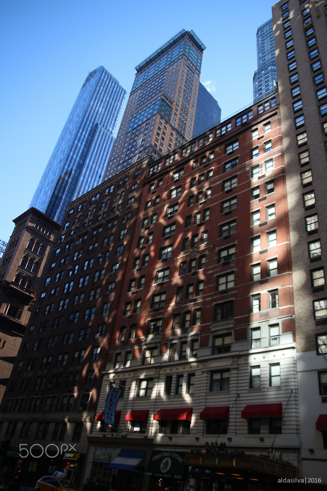 Sigma 17-70mm F2.8-4 DC Macro OS HSM sample photo. Manhattan photography
