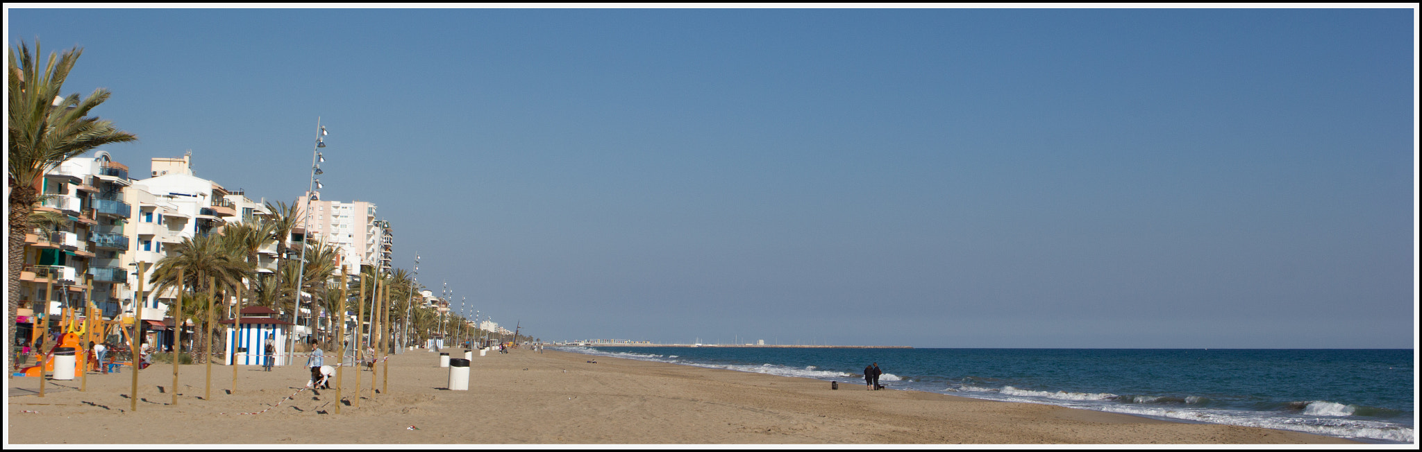 Canon EOS 550D (EOS Rebel T2i / EOS Kiss X4) + Canon EF 24-70mm F2.8L USM sample photo. Calafell playa photography