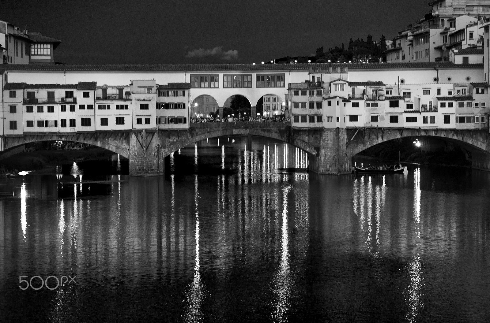 Leica Summicron-M 90mm f/2 (II) sample photo. Ponte vecchio black&white night view photography