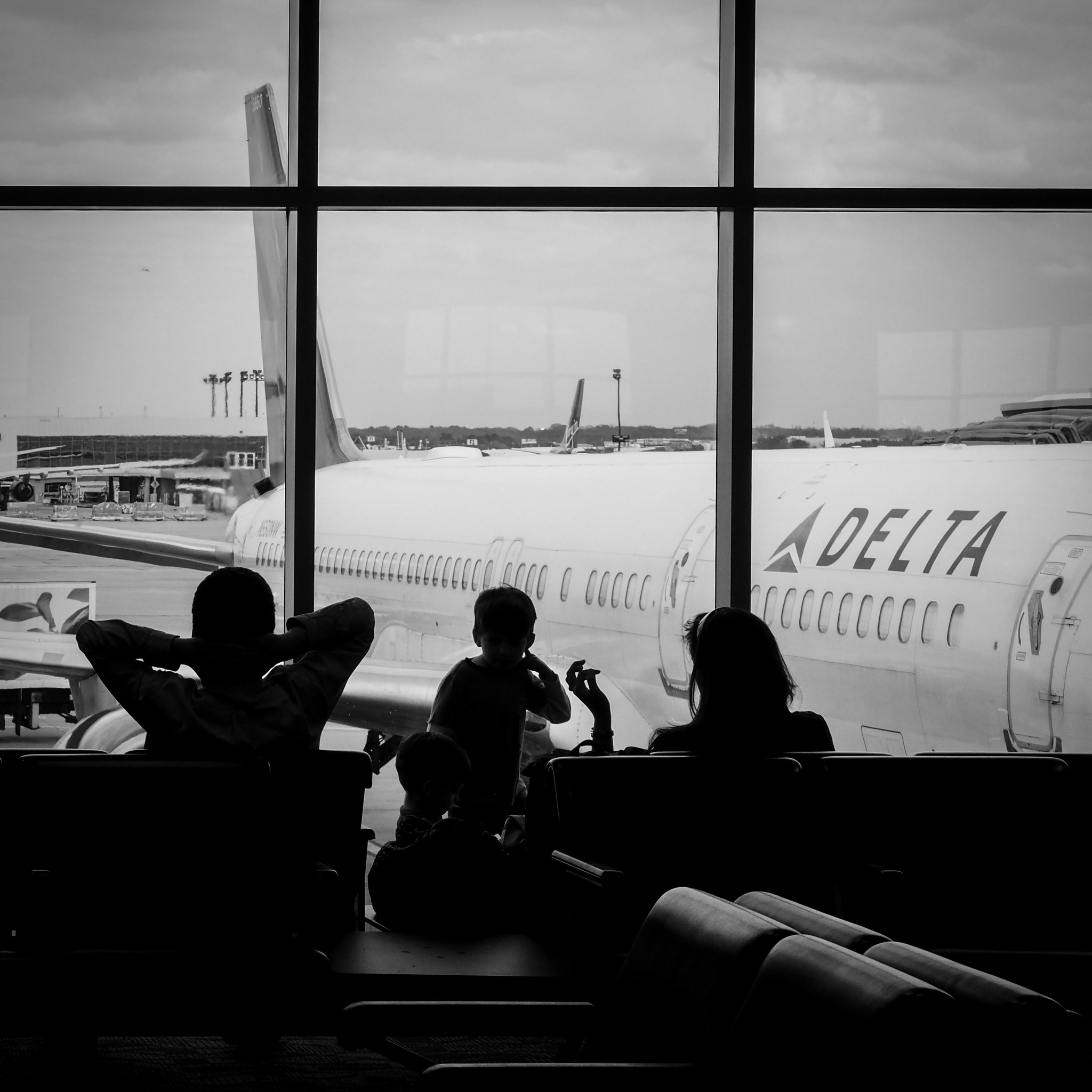 Olympus PEN-F sample photo. Family on the move photography