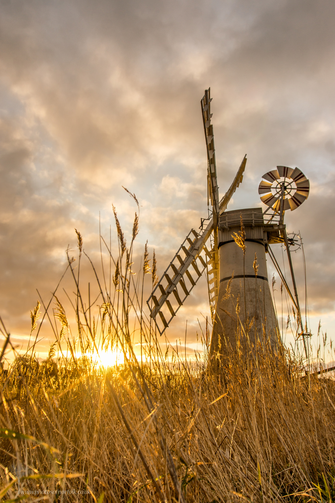 Sony SLT-A77 + Sigma 17-35mm F2.8-4 EX Aspherical sample photo. Thurne mill at sunrise photography