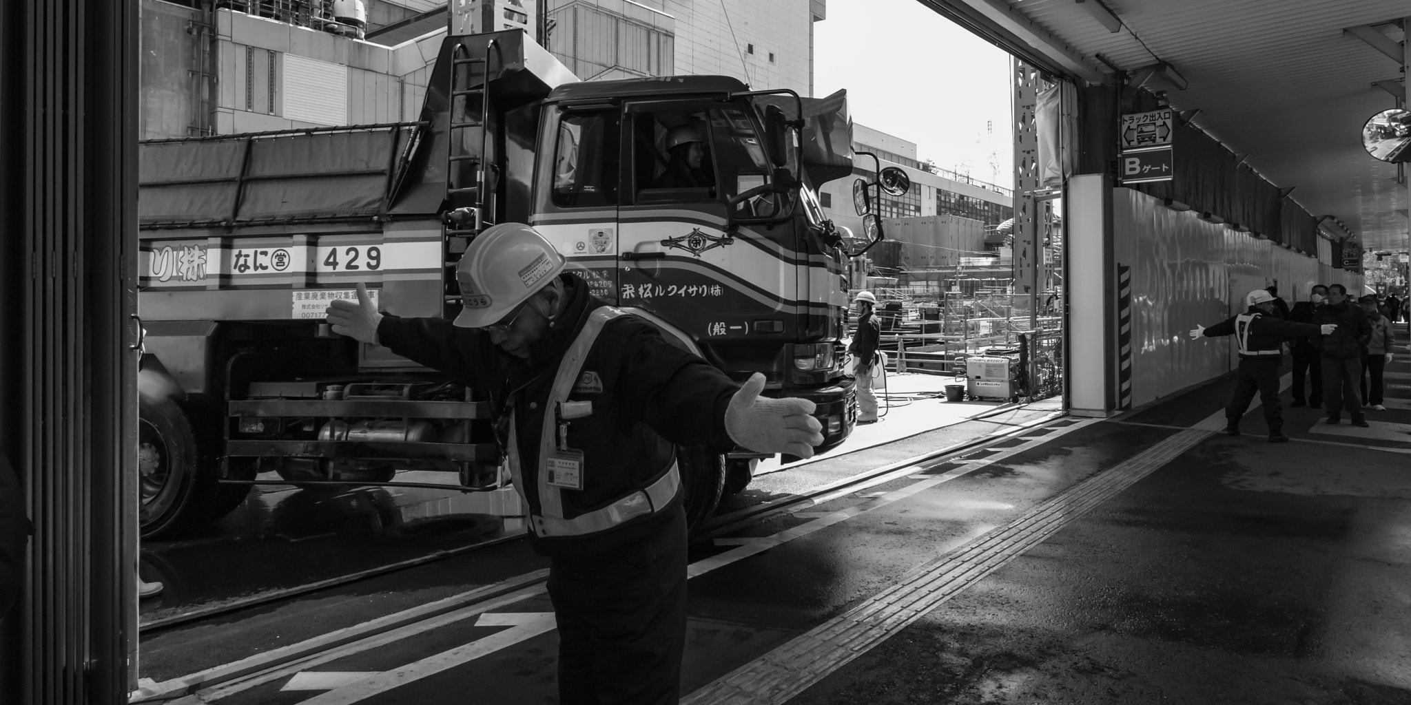 Leica Super-Elmar-M 21mm F3.4 ASPH sample photo. Osaka street photography