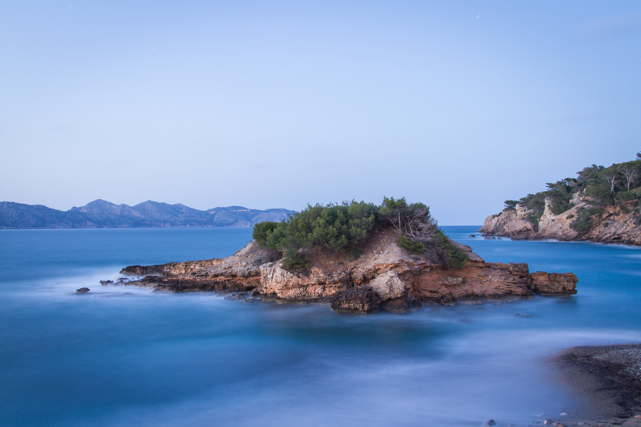 Sigma 24-105mm f/4 DG OS HSM | A sample photo. S'illot de la victoria ii photography