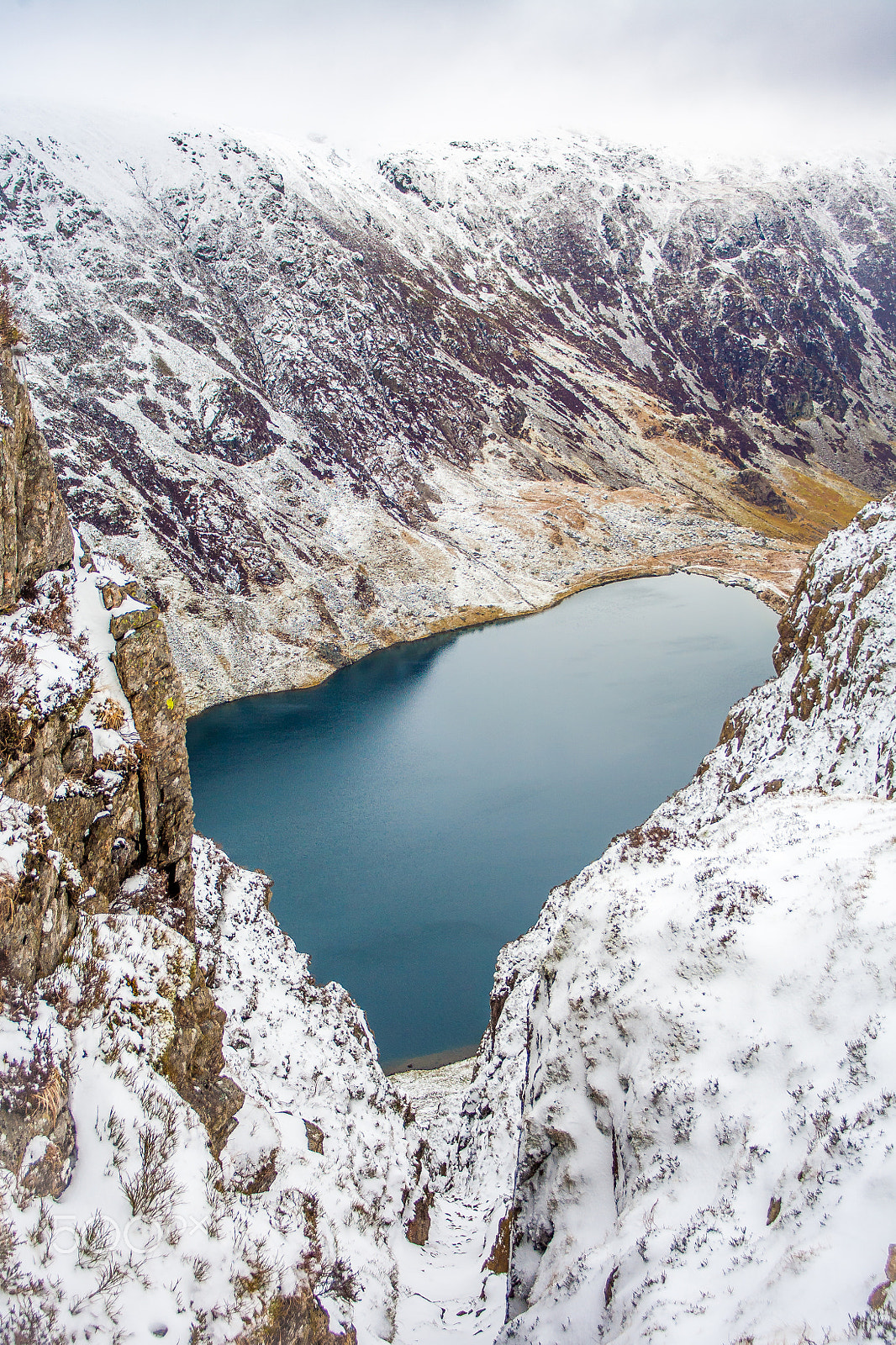 Canon EOS 5D + Tamron AF 19-35mm f/3.5-4.5 sample photo. Llyn cau from craig cau 2 photography