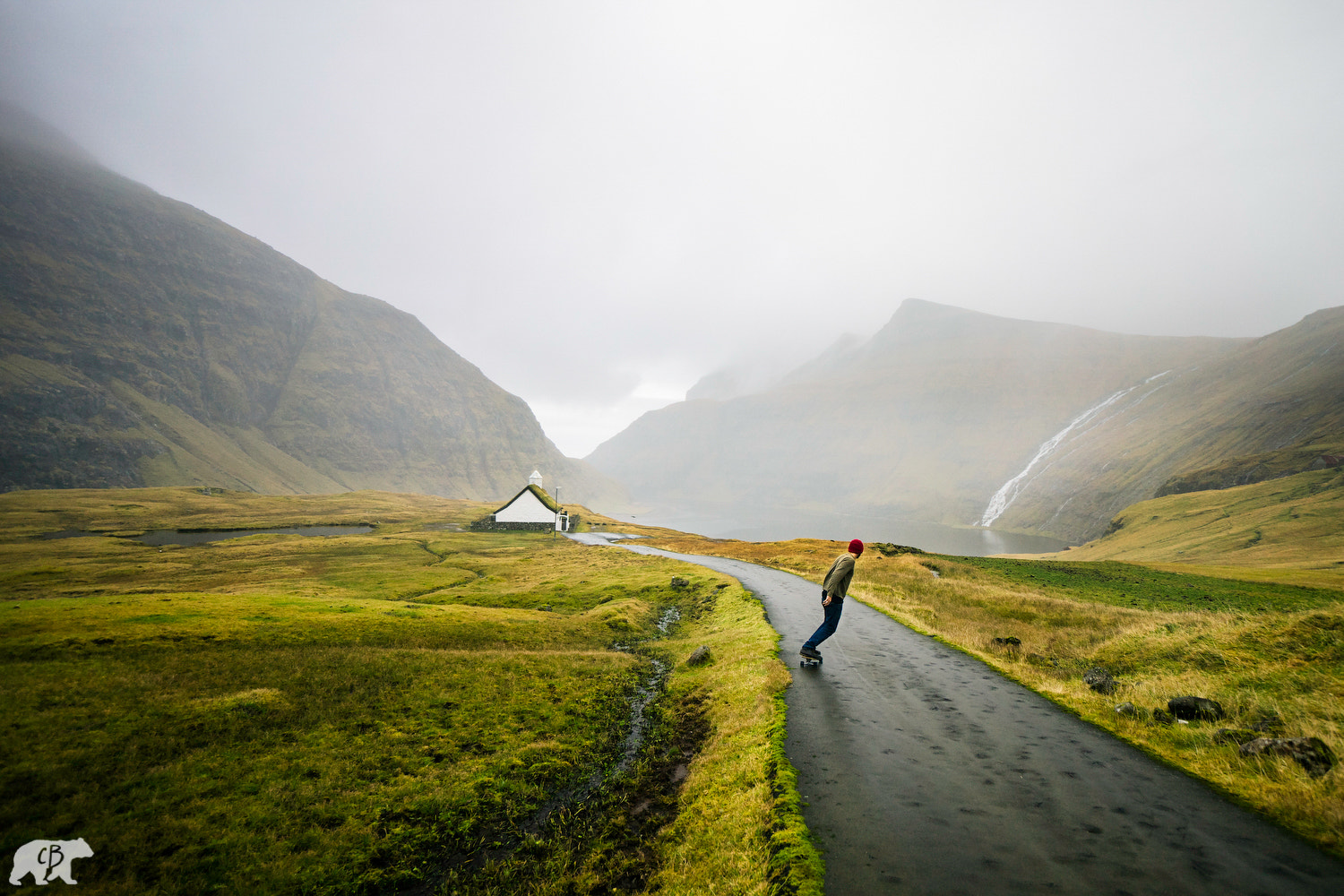 Sony a7 + Sony E 10-18mm F4 OSS sample photo. Solitude in the fog photography