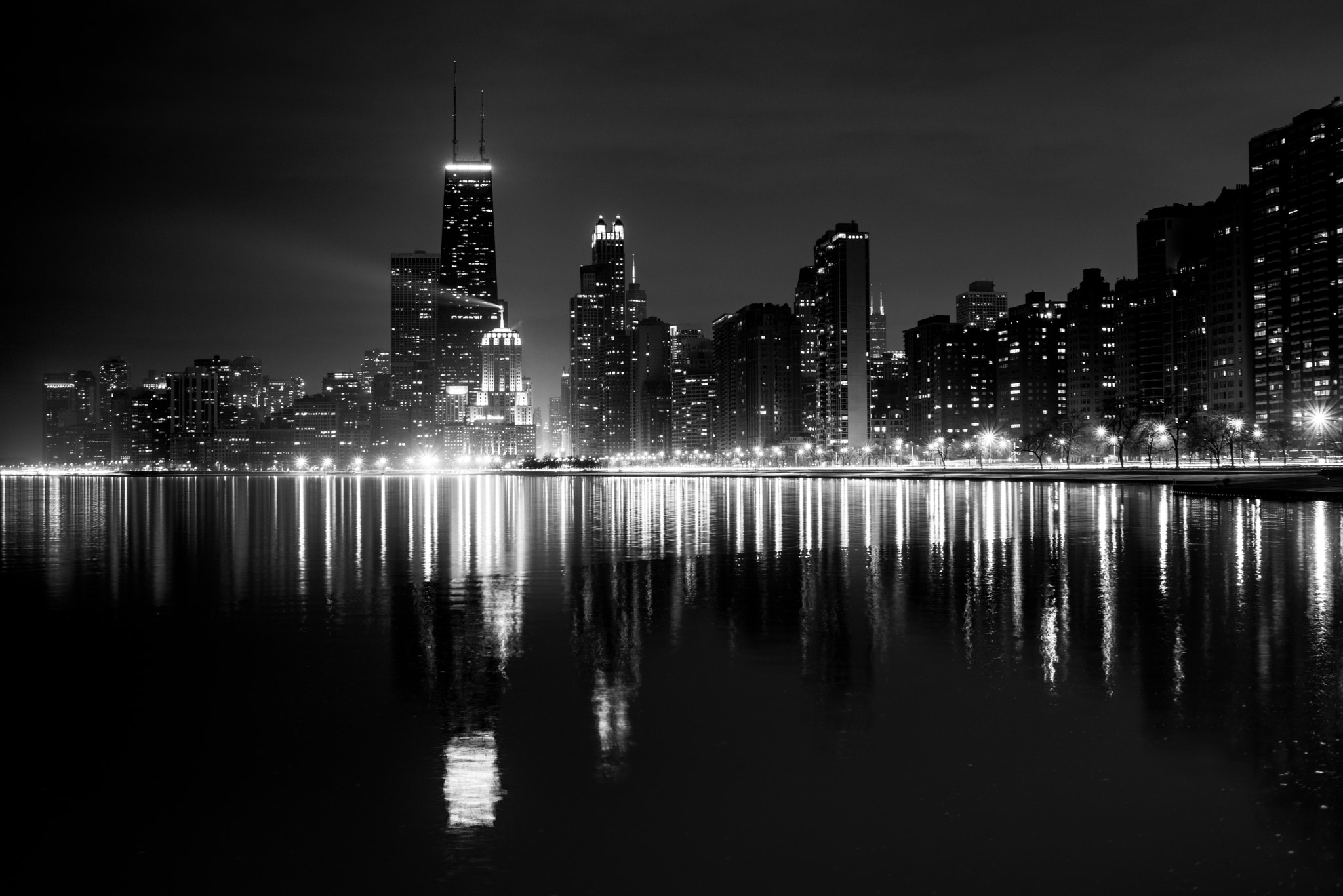 AF Zoom-Nikkor 28-85mm f/3.5-4.5 sample photo. Calm and hazy night photography
