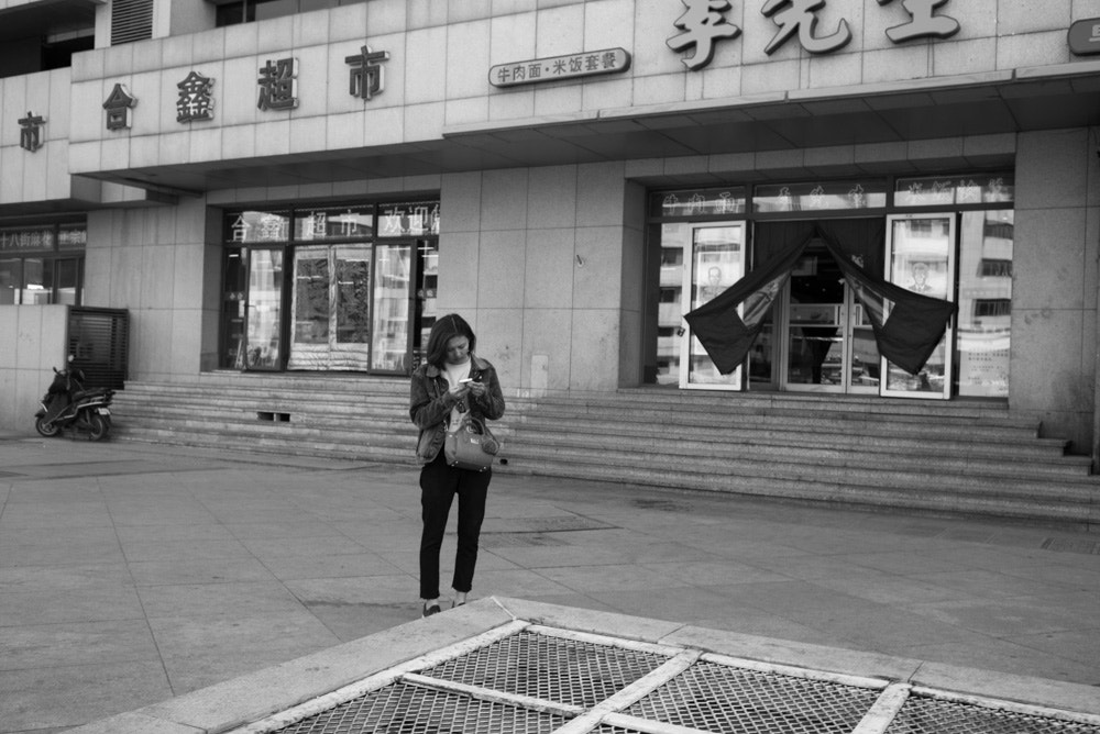 Summicron-M 1:2/35 sample photo. Waiting photography
