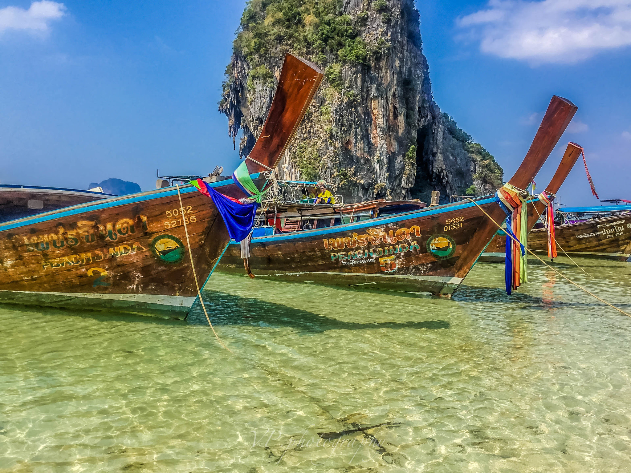 iPad Air 2 back camera 3.3mm f/2.4 sample photo. Long tail boat photography