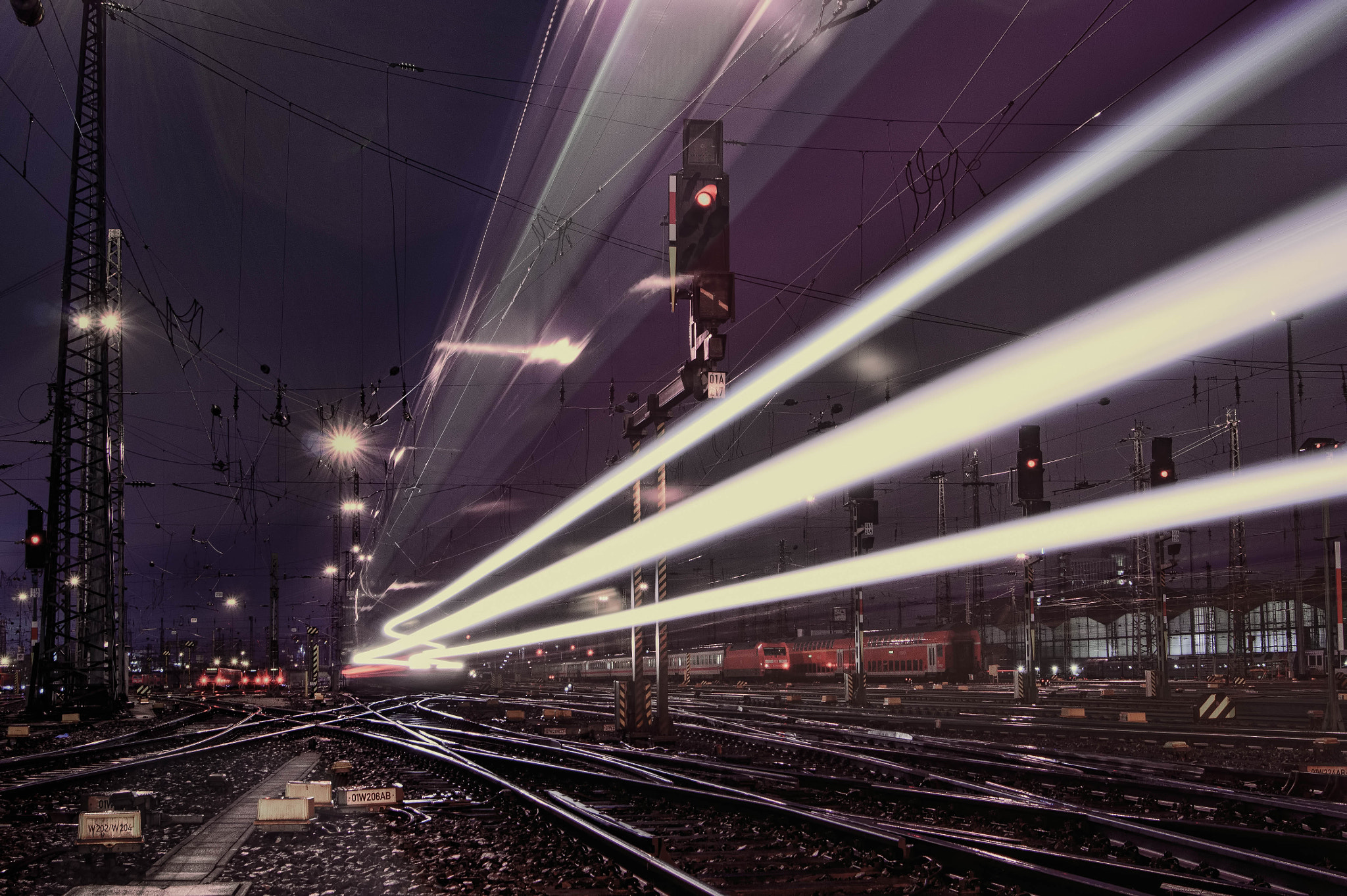 Sony Alpha DSLR-A350 + Sony DT 18-55mm F3.5-5.6 SAM sample photo. Frankfurt main station at night photography