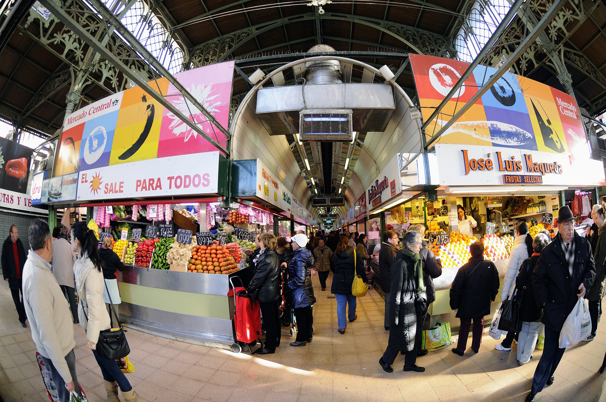 Nikon AF DX Fisheye-Nikkor 10.5mm F2.8G ED sample photo. Mercado central zaragoza photography