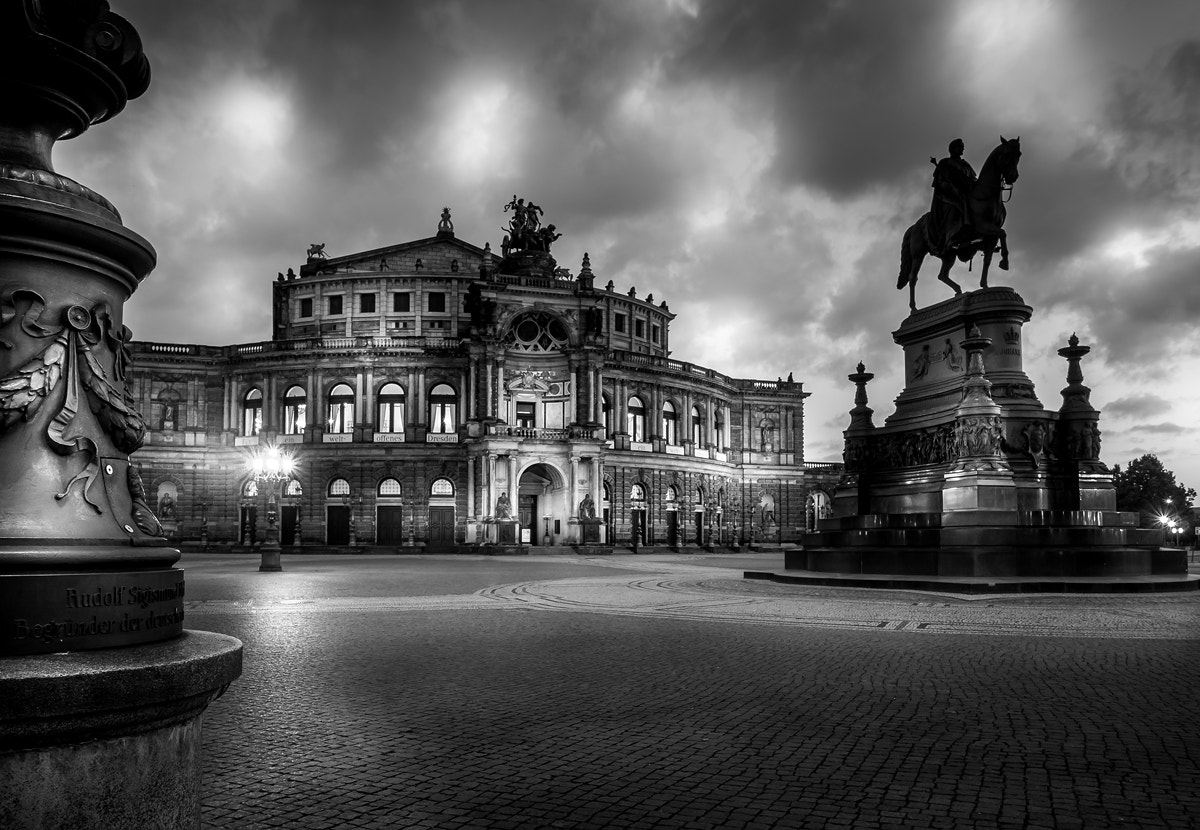 Olympus PEN E-PL5 + OLYMPUS M.12mm F2.0 sample photo. Semperoper dresden photography