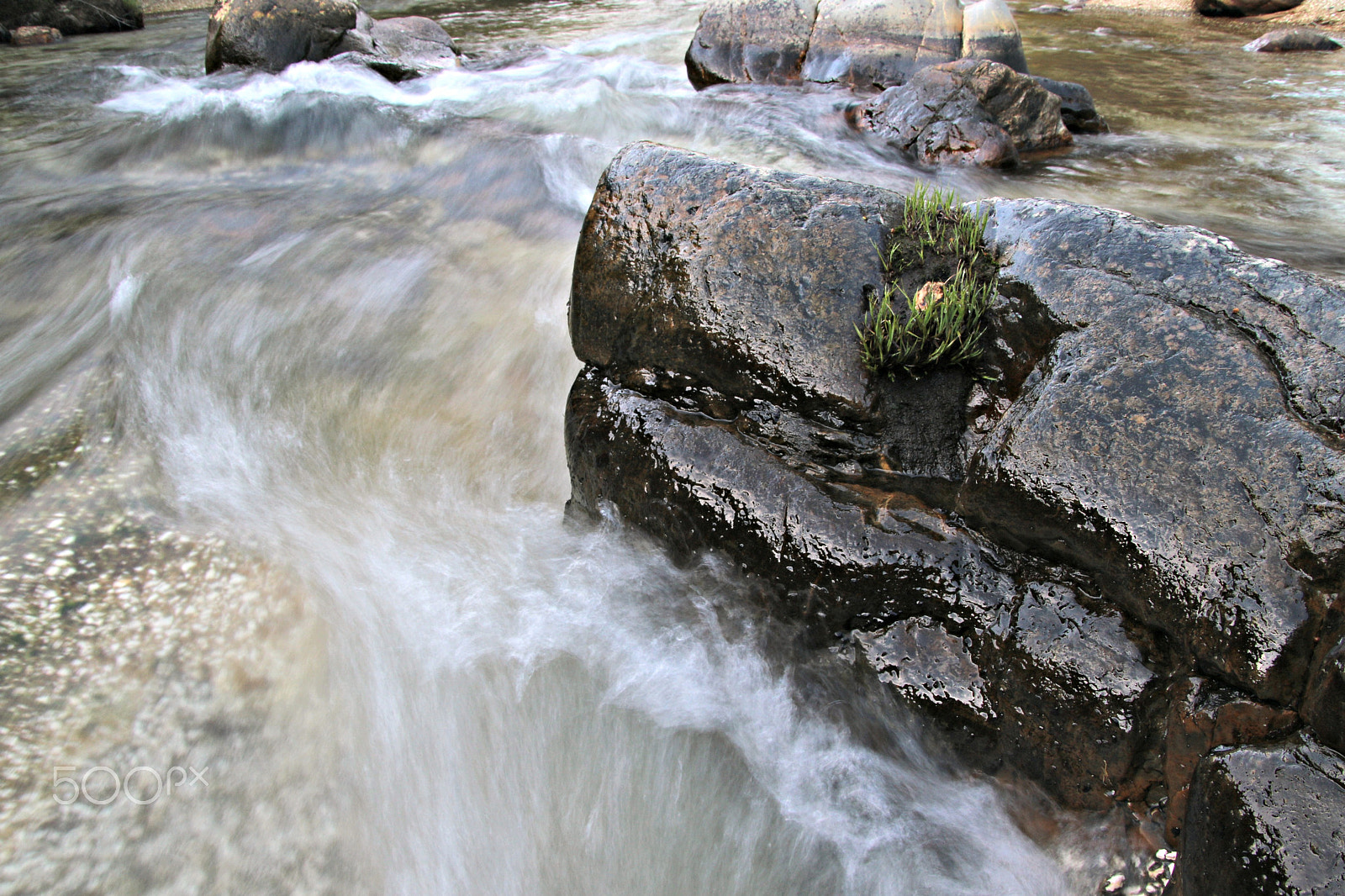 Canon TS-E 90mm F2.8 Tilt-Shift sample photo. Water and stone photography