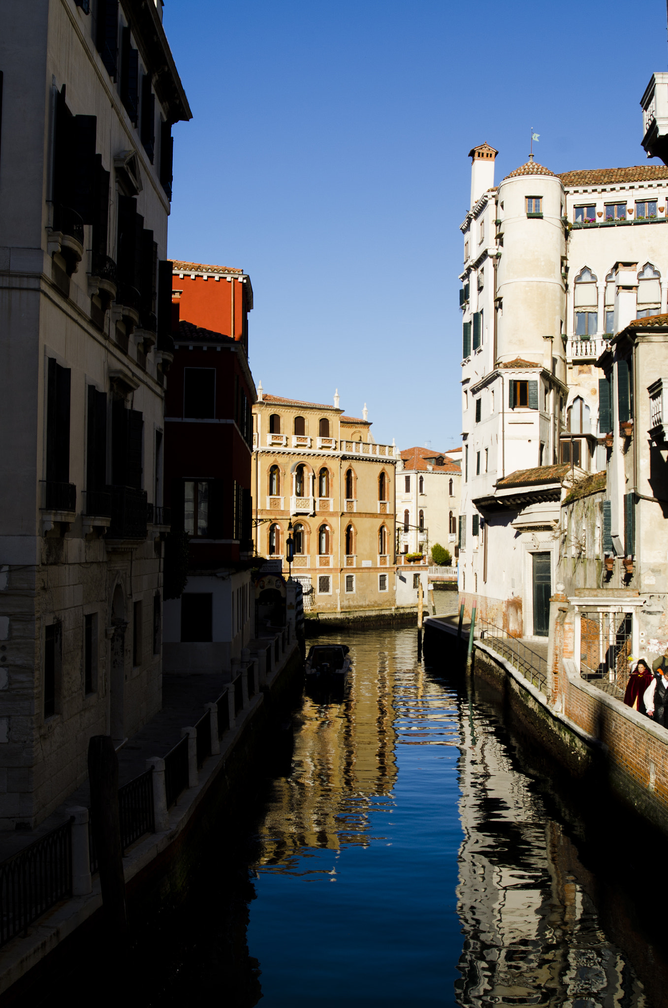 AF Zoom-Nikkor 28-80mm f/3.3-5.6G sample photo. Venice photography