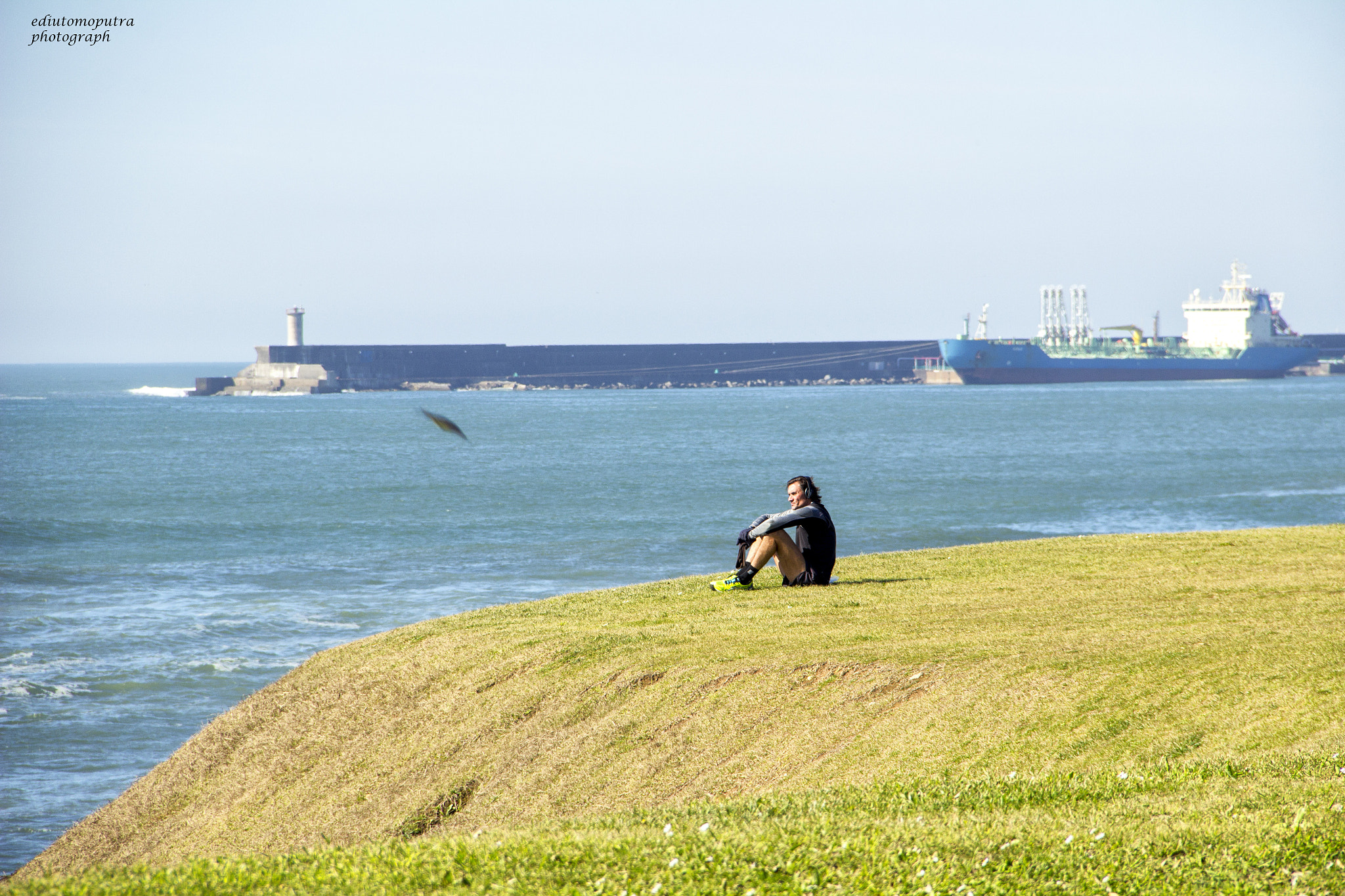 Canon EOS 600D (Rebel EOS T3i / EOS Kiss X5) sample photo. Alone man photography