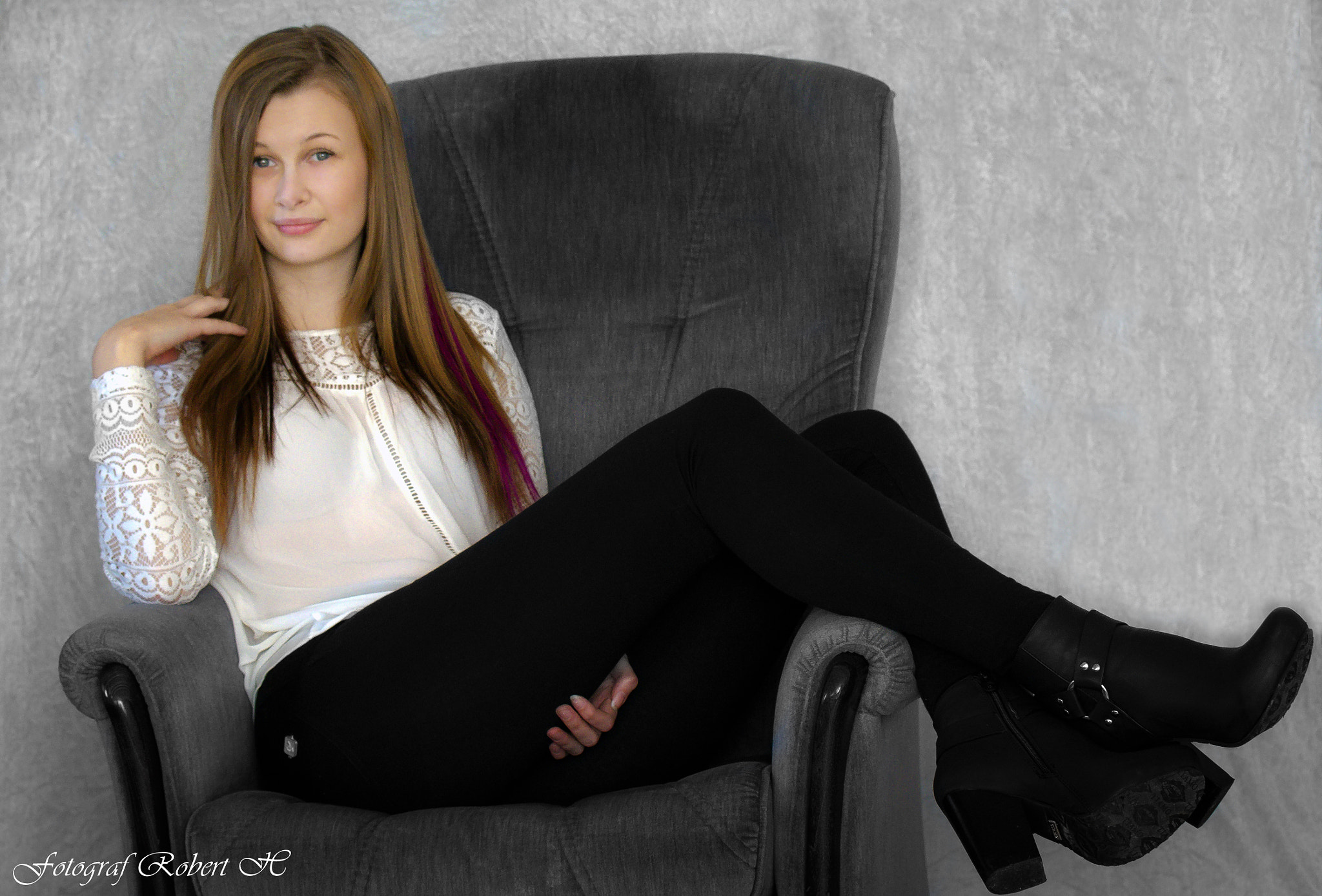 Tamron SP AF 60mm F2 Di II LD IF Macro sample photo. Anna relaxing photography