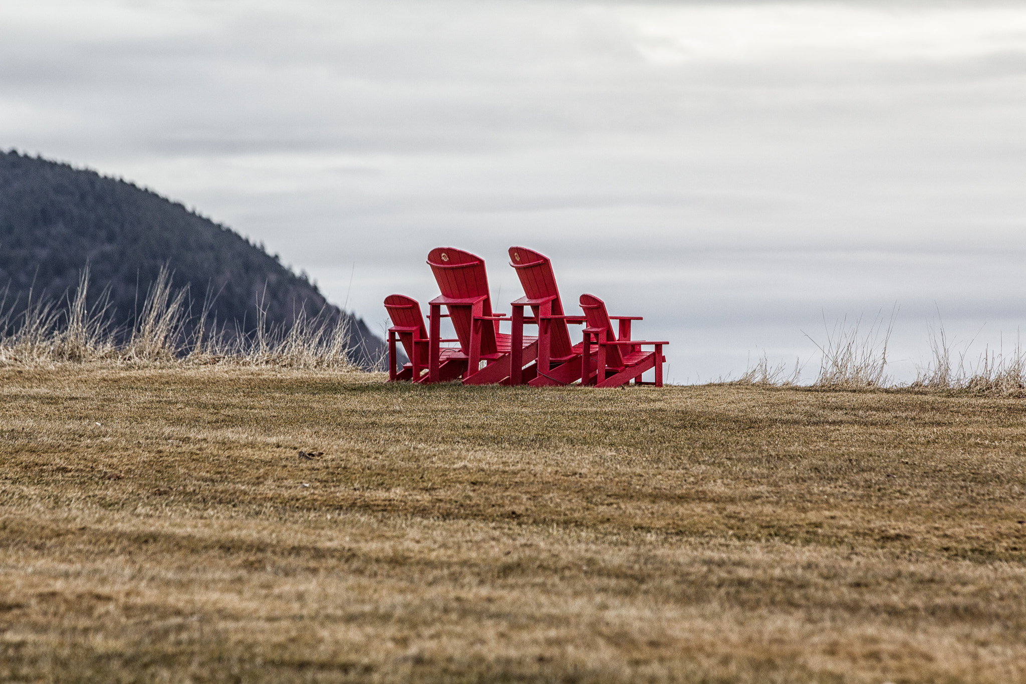 Canon EOS 550D (EOS Rebel T2i / EOS Kiss X4) sample photo. The red chairs photography