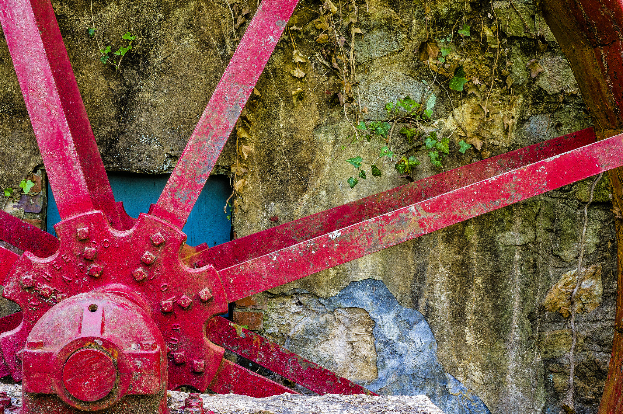 Sony SLT-A57 + Sony DT 35mm F1.8 SAM sample photo. Old mill wheel photography