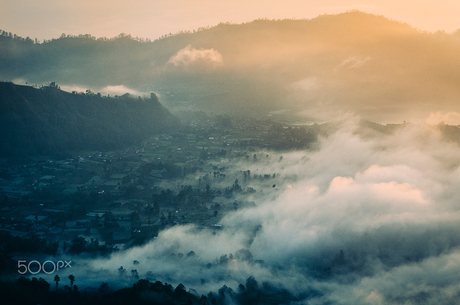 Sigma 17-70mm F2.8-4 DC Macro OS HSM | C sample photo. Mt. batur photography