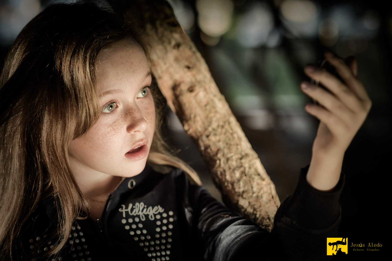 Nikon Df + Sigma 85mm F1.4 EX DG HSM sample photo. "the little mirror" photography