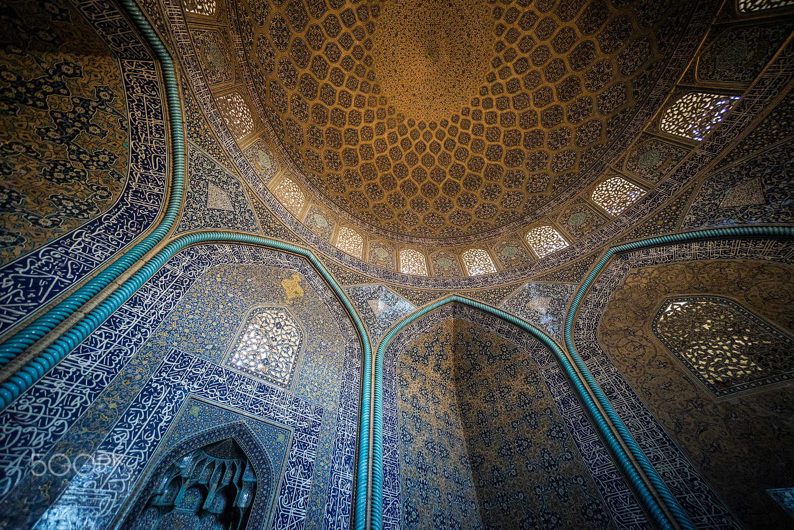 Sony a7S + Sony E 10-18mm F4 OSS sample photo. Interior of lotfollah mosque in esfahan photography