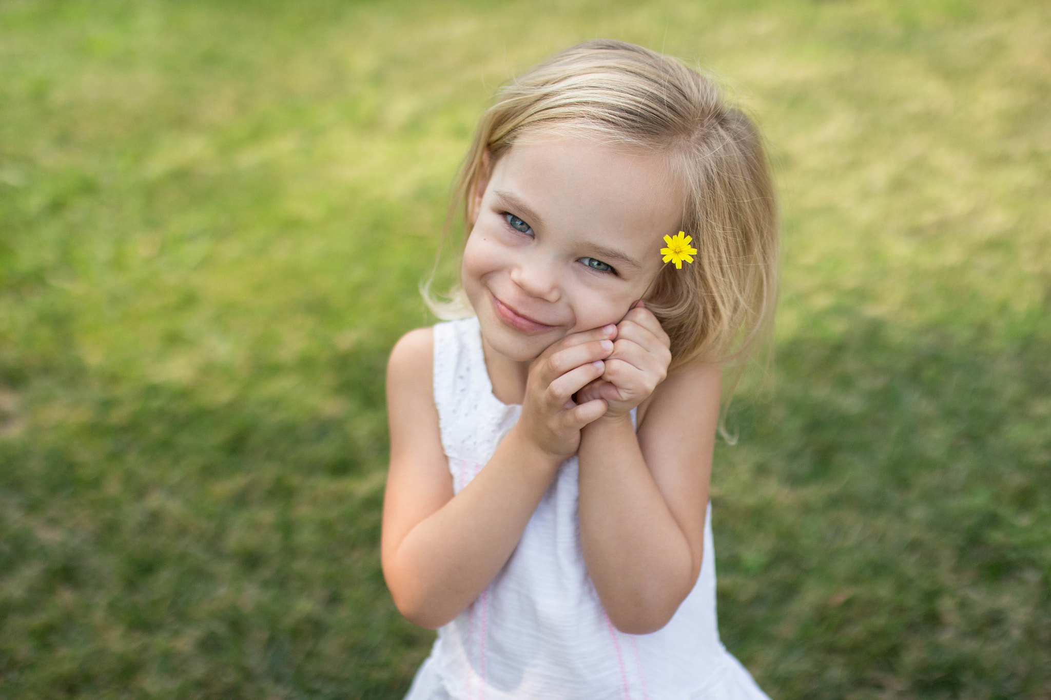 Canon EOS M + Sigma 35mm F1.4 DG HSM Art sample photo. Yellow flower photography