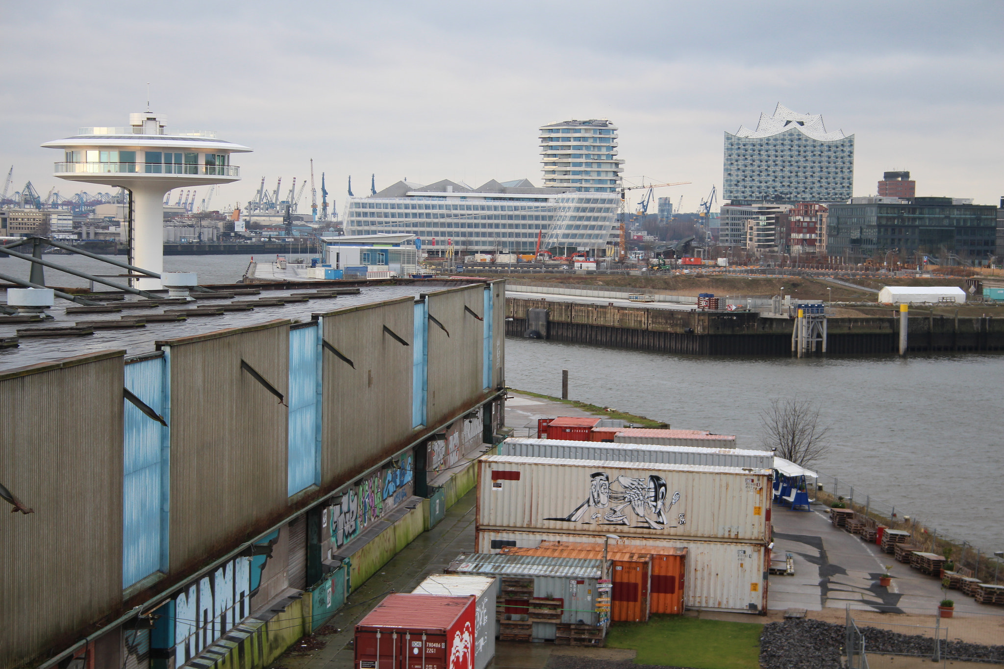 Canon EF-S 18-55mm F3.5-5.6 sample photo. Hamburg hafencity photography