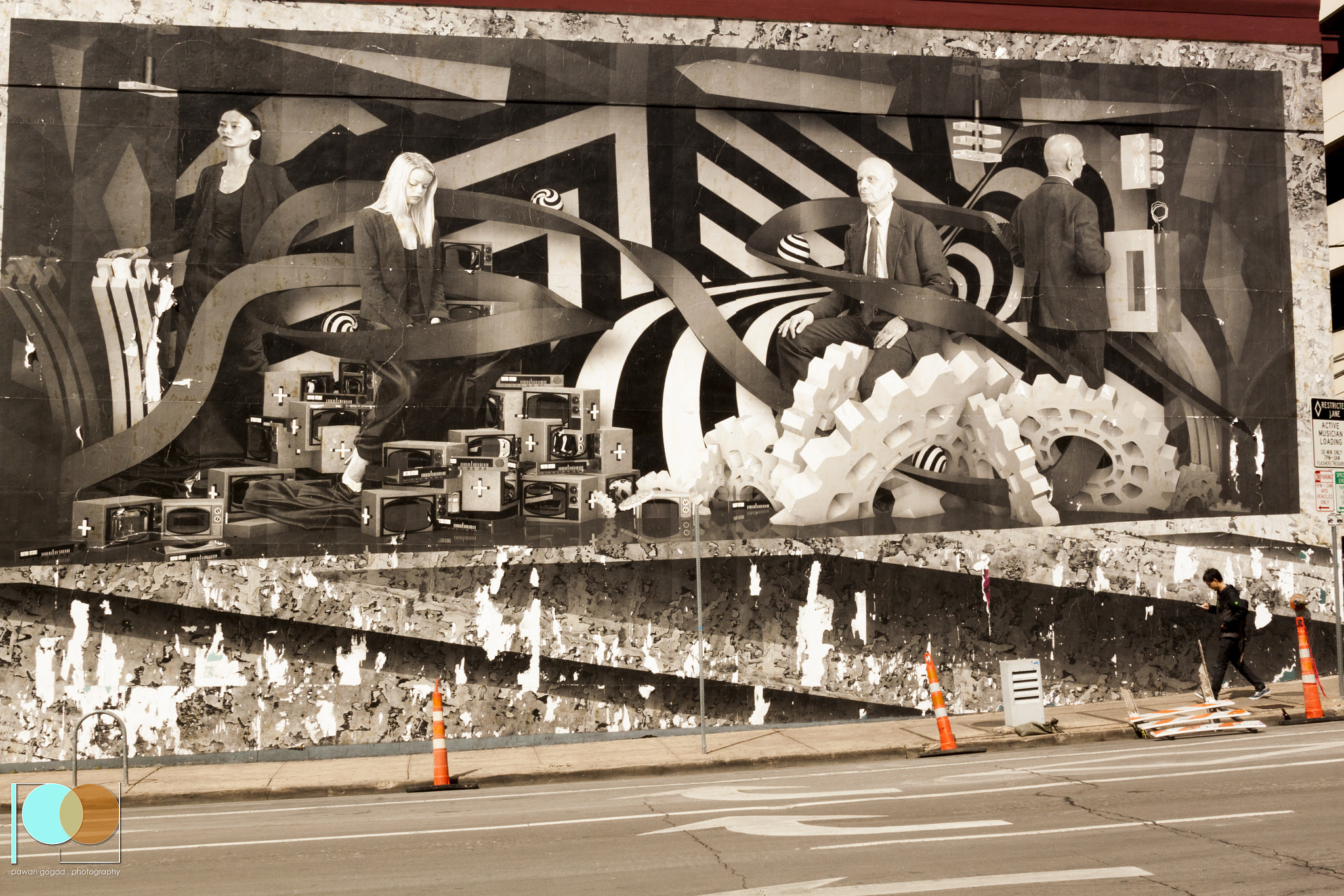 Canon EF 28-105mm f/3.5-4.5 USM sample photo. Graffiti photography