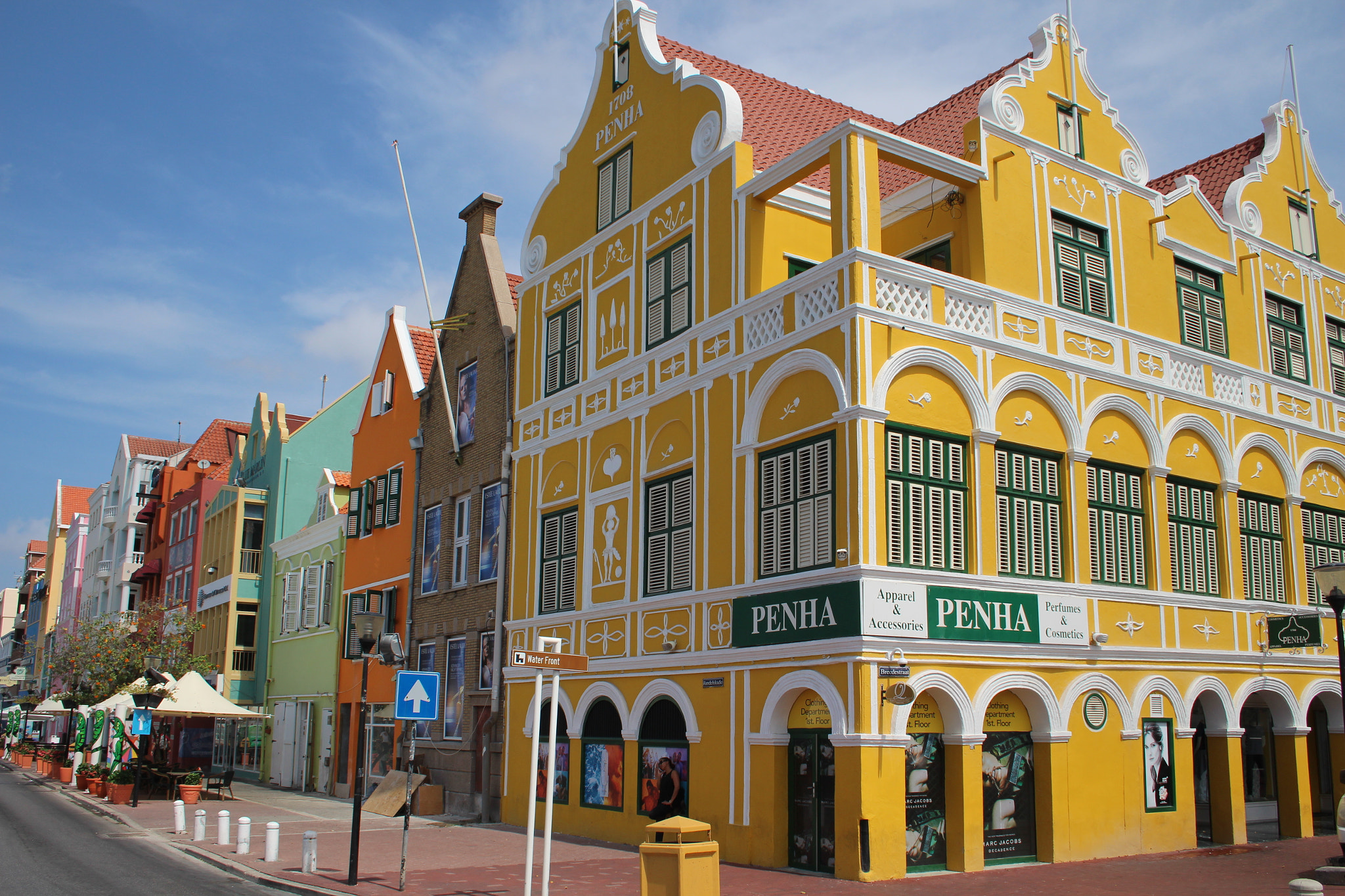 Canon EF-S 18-55mm F3.5-5.6 sample photo. Curacao, willemstad photography