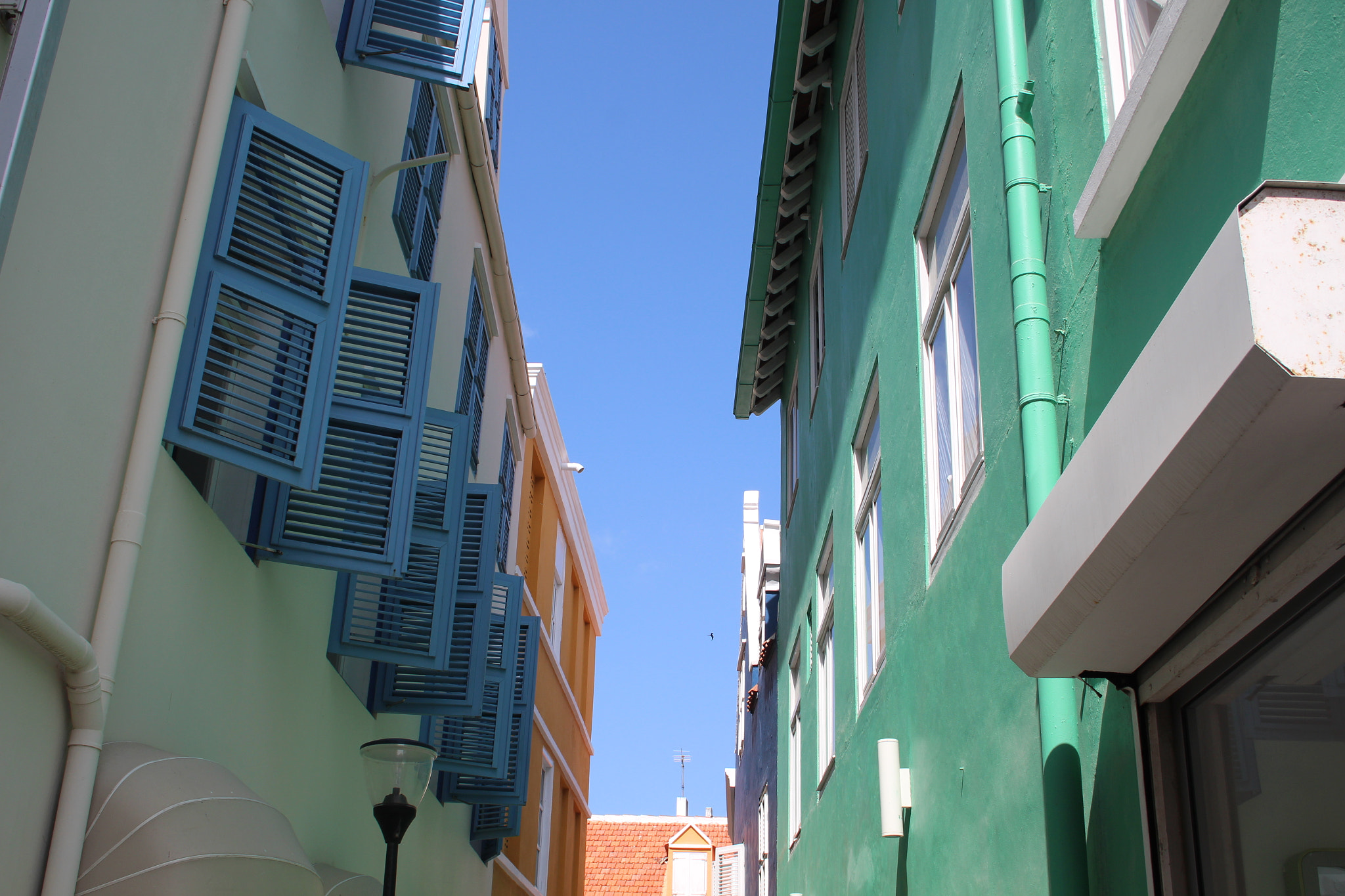 Canon EF-S 18-55mm F3.5-5.6 sample photo. Curacao, willemstad photography
