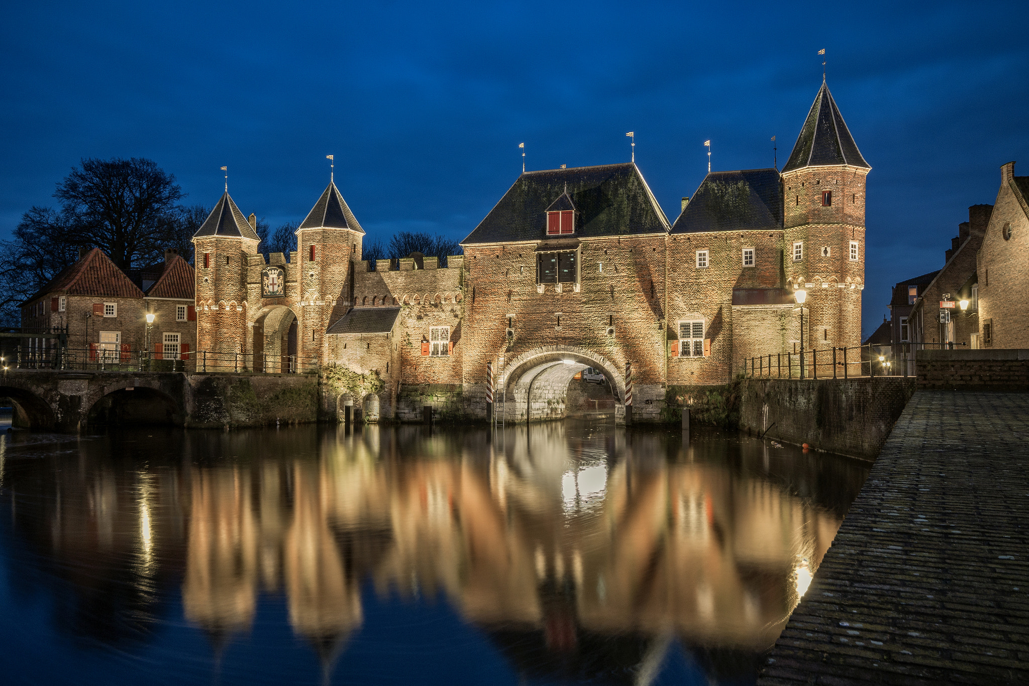 Canon EOS 100D (EOS Rebel SL1 / EOS Kiss X7) + Sigma 10-20mm F4-5.6 EX DC HSM sample photo. Koppelpoort amersfoort photography