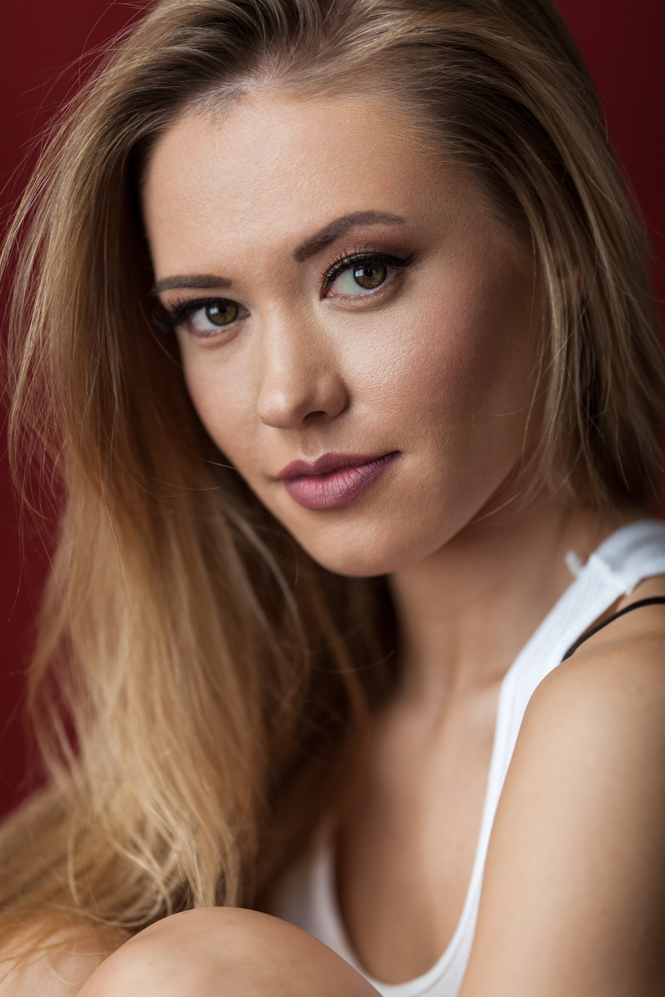 Canon EF 200mm F2L IS USM sample photo. Portrait of daria photography