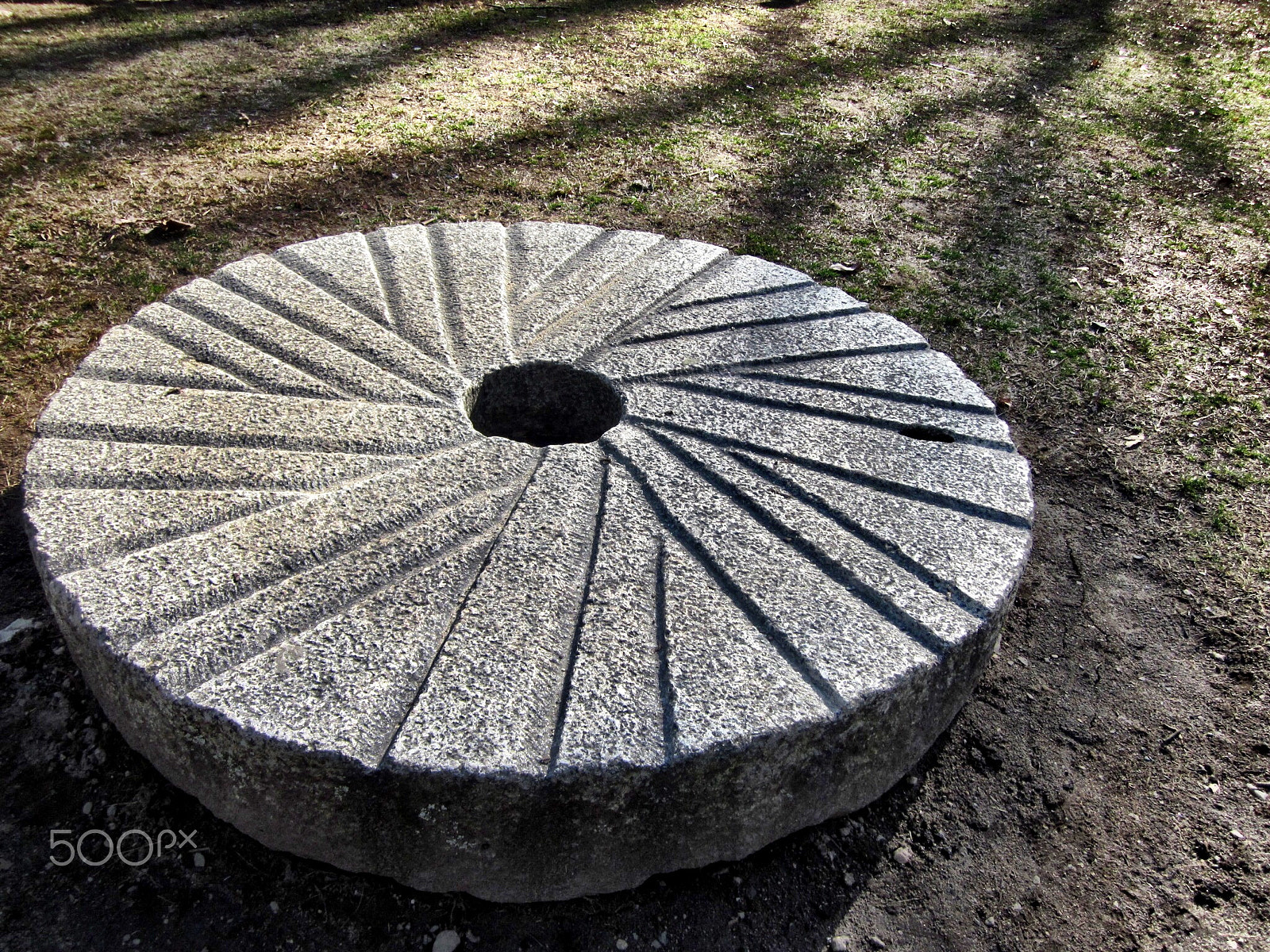 Canon PowerShot SD1300 IS (IXUS 105 / IXY 200F) sample photo. Old mill grindstone at wayside inn photography