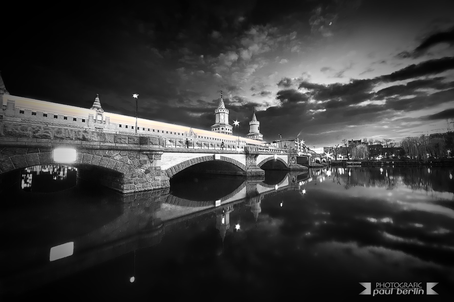 Sigma 12-24mm F4.5-5.6 EX DG Aspherical HSM sample photo. Evening at the bridge bw photography