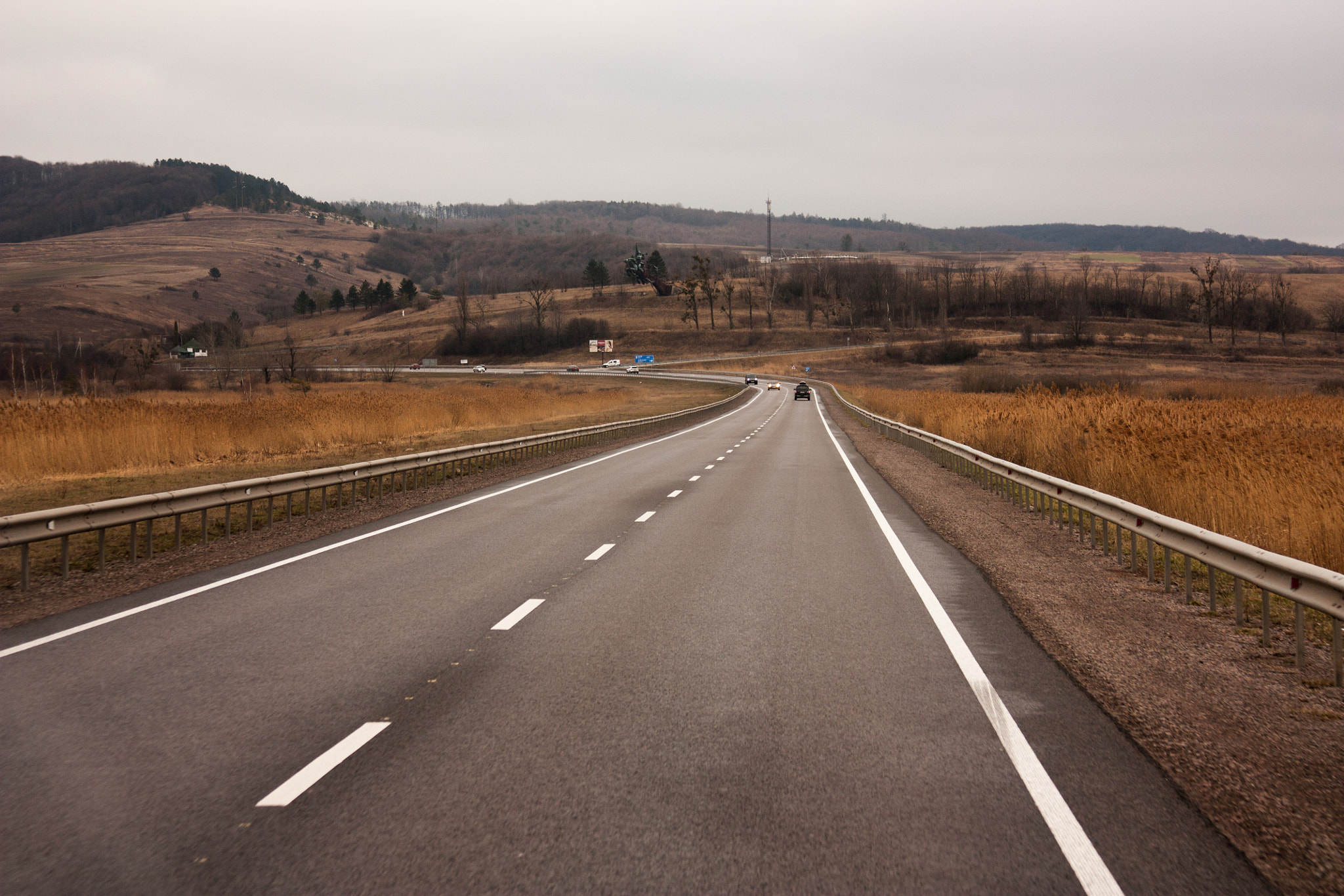 Canon EF 28-135mm F3.5-5.6 IS USM sample photo. Calm of the road photography