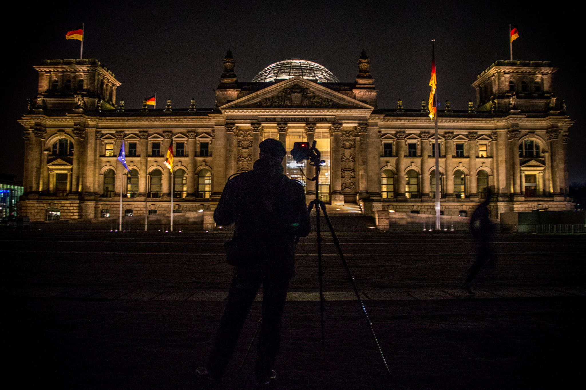 Canon EOS 760D (EOS Rebel T6s / EOS 8000D) sample photo. A photograper in front of german reichstag building photography