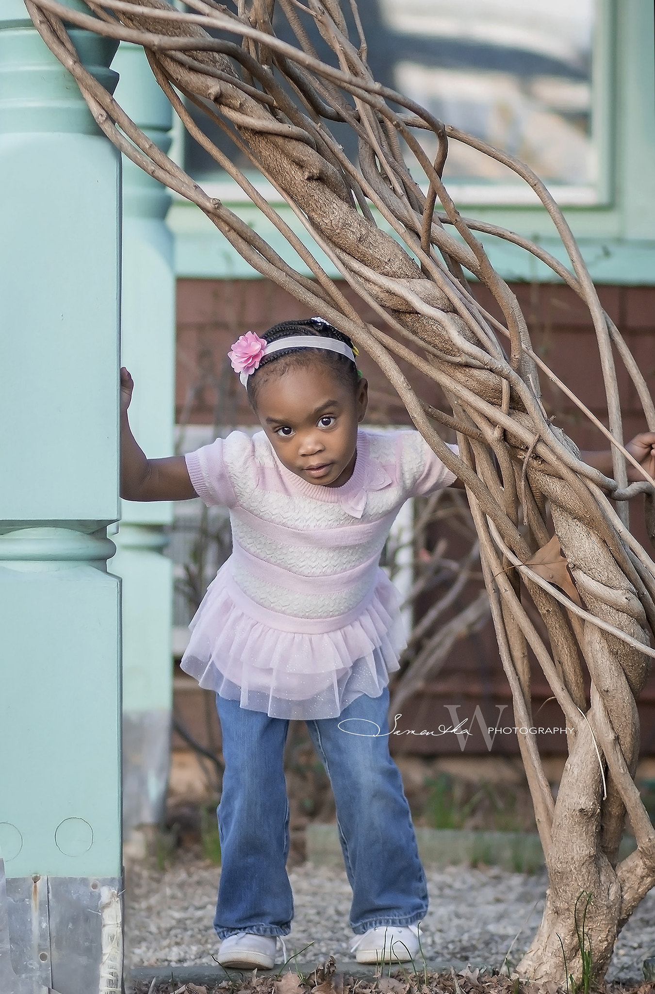 Canon EOS 750D (EOS Rebel T6i / EOS Kiss X8i) sample photo. Peek-a-boo! photography