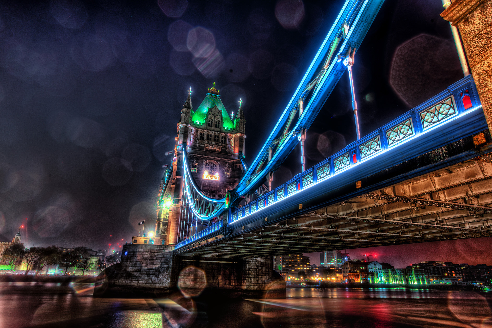 Canon EOS-1D Mark III sample photo. Under the tower bridge photography