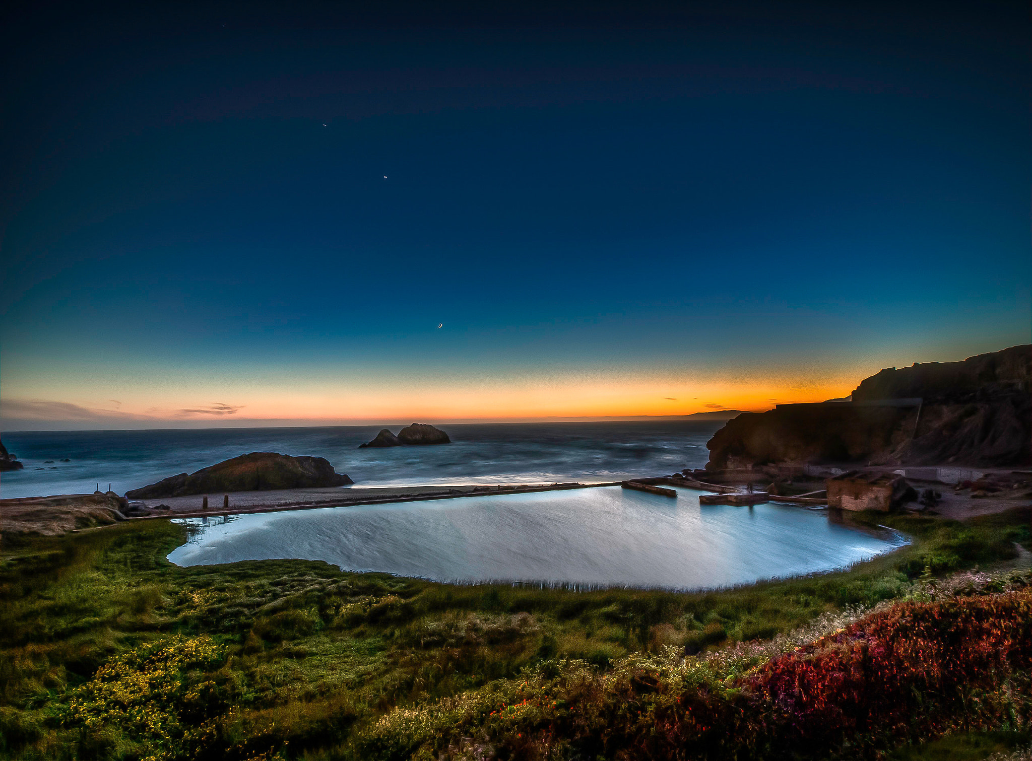 Canon EF-S 10-18mm F4.5–5.6 IS STM sample photo. Spring equinox at sutro baths photography